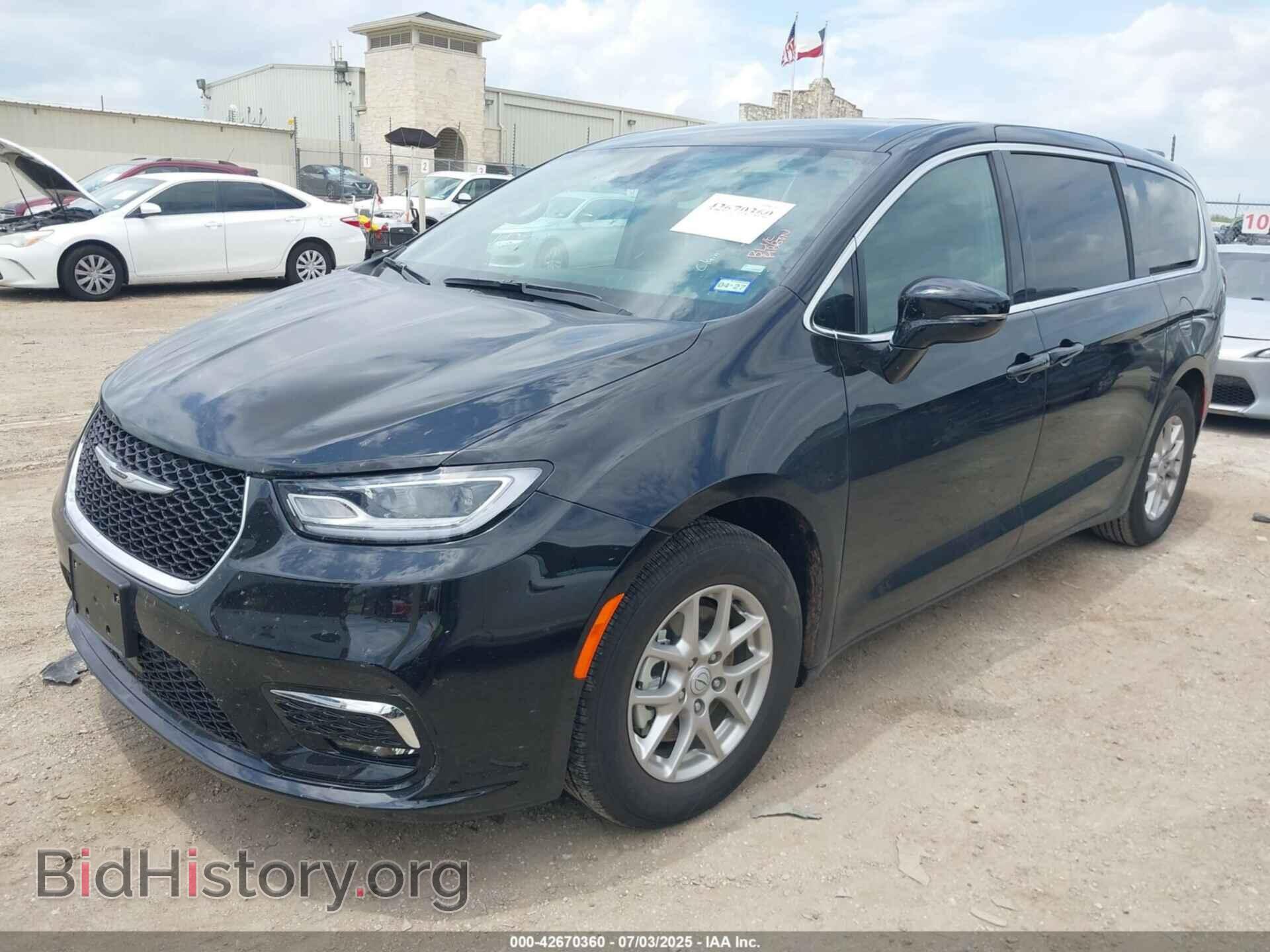 2025 CHRYSLER PACIFICA - VIN: 2C4RC1BG6SR585805 - Photo 2