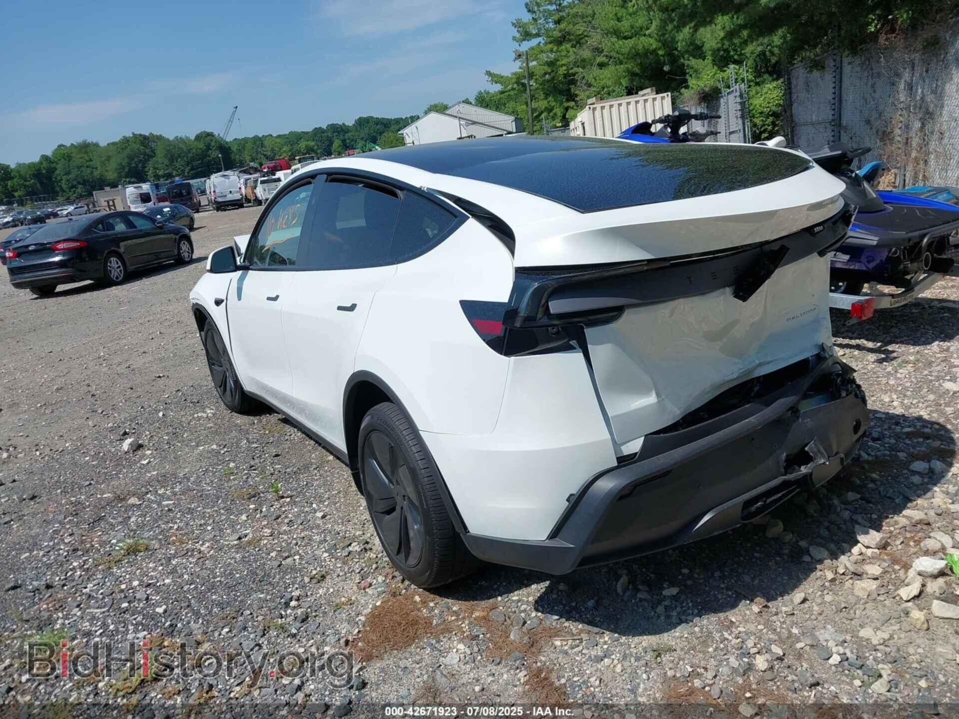 2026 TESLA MODEL Y - VIN: 7SAYGDEE4TA386891 - Photo 3
