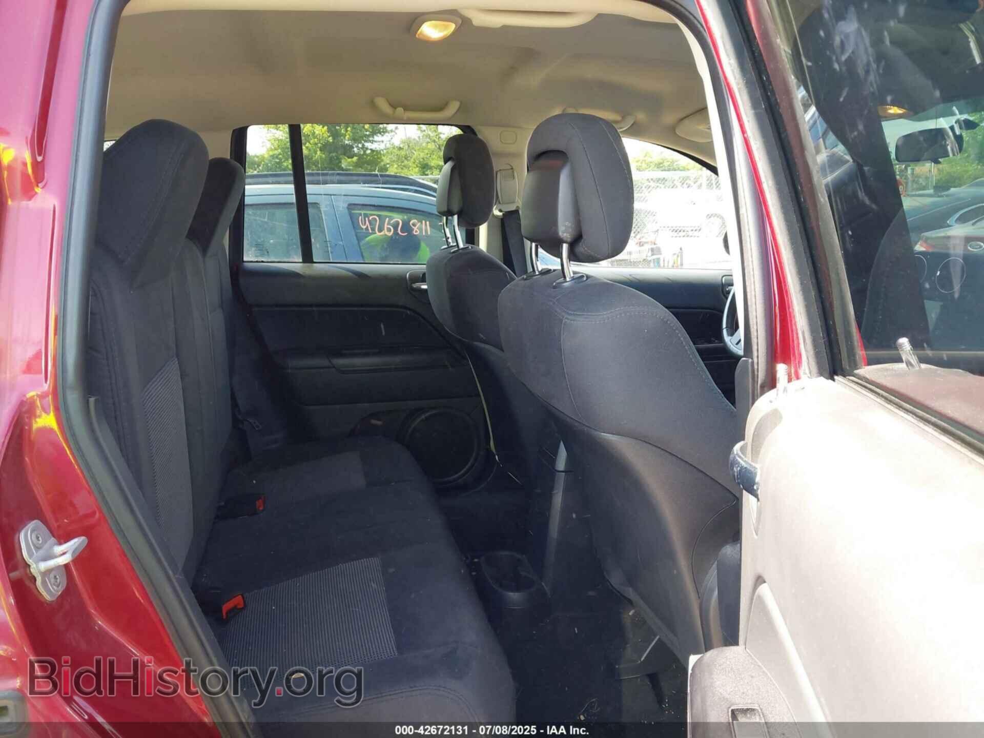 2011 JEEP COMPASS - VIN: 1J4NF1FB7BD135629 - Photo 8