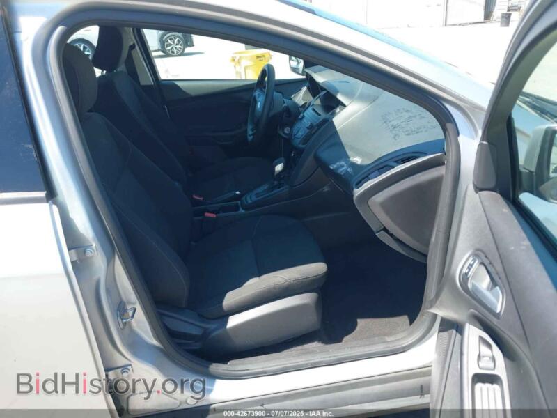 2017 Ford FOCUS (VIN 1FADP3F2XHL308915) — фото 5 из 17