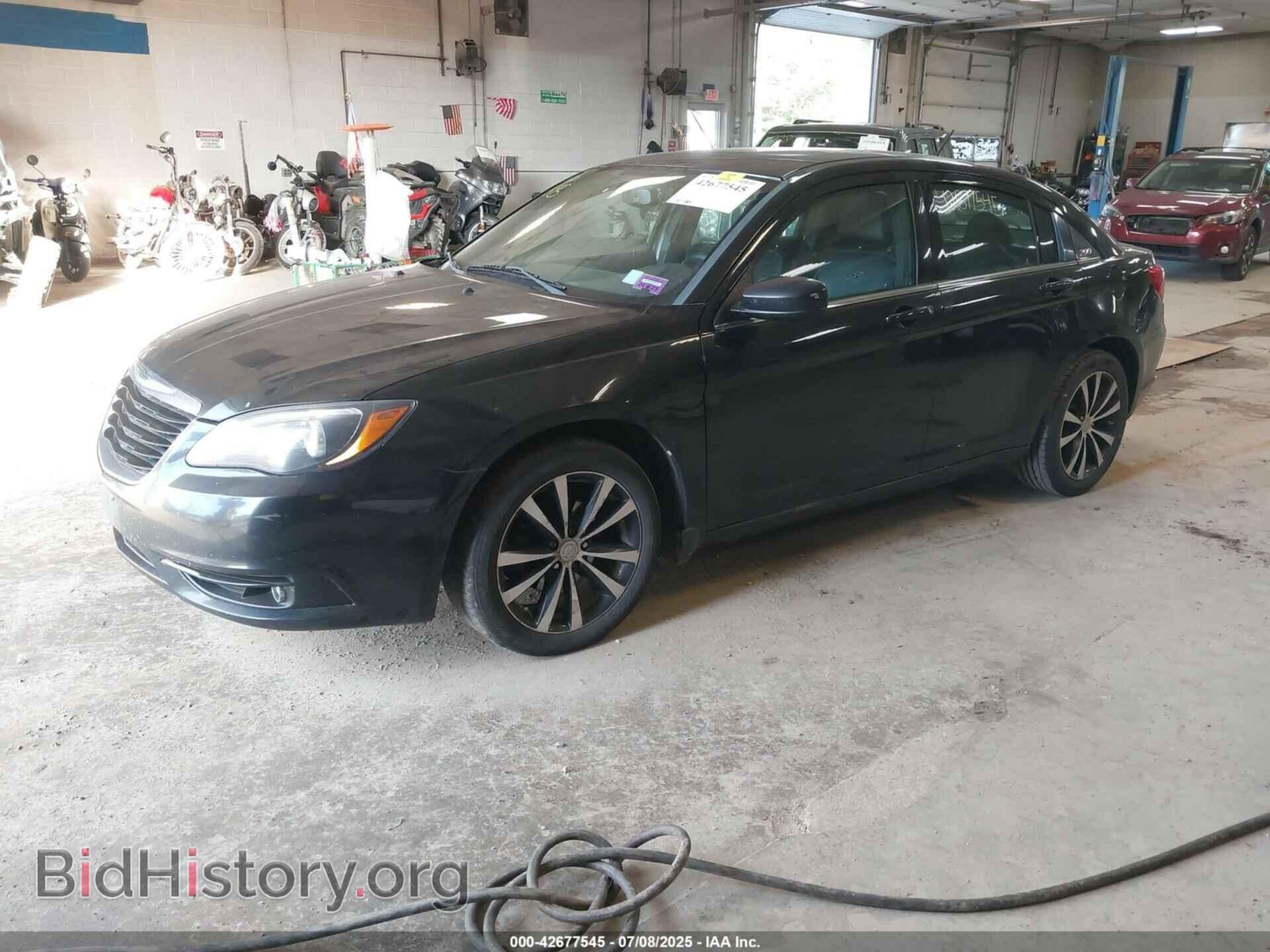 2013 CHRYSLER 200 - VIN: 1C3CCBCG4DN743766 - Фото 2
