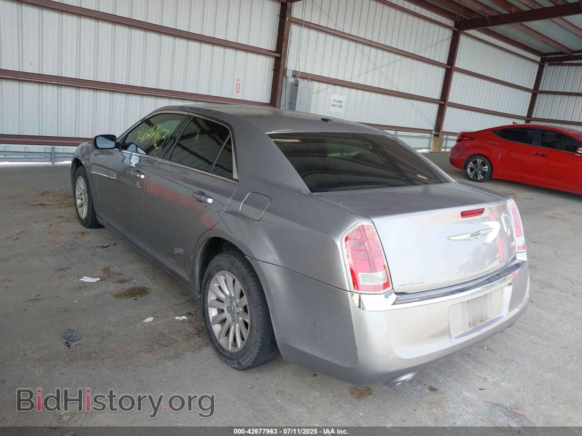 2013 CHRYSLER 300 - VIN: 2C3CCAAG2DH736093 - Фото 3
