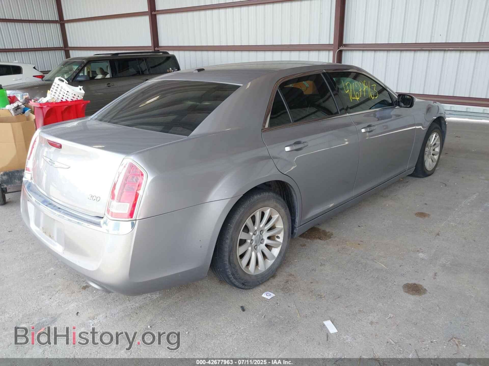 2013 CHRYSLER 300 - VIN: 2C3CCAAG2DH736093 - Фото 4