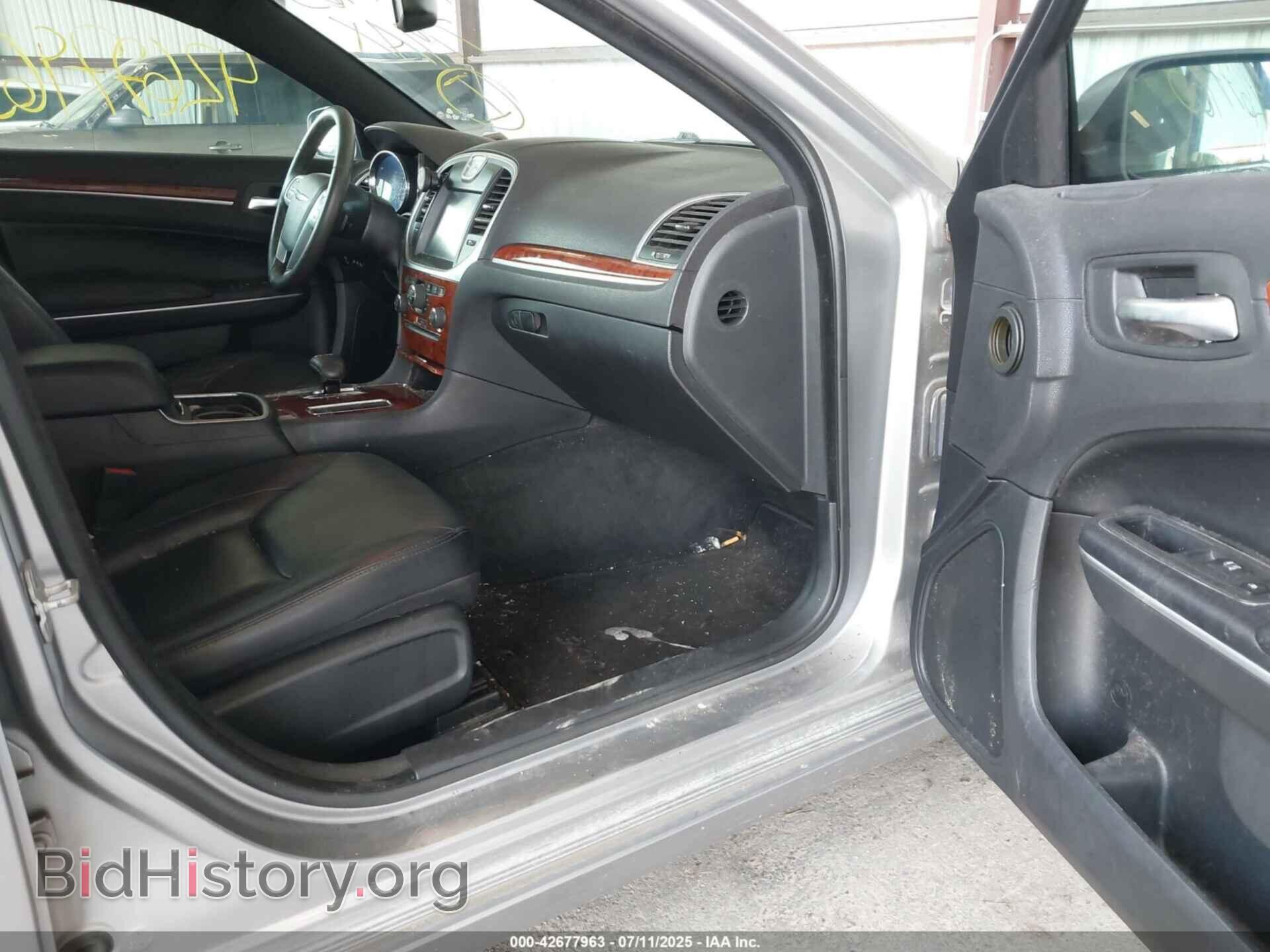 2013 CHRYSLER 300 - VIN: 2C3CCAAG2DH736093 - Фото 5