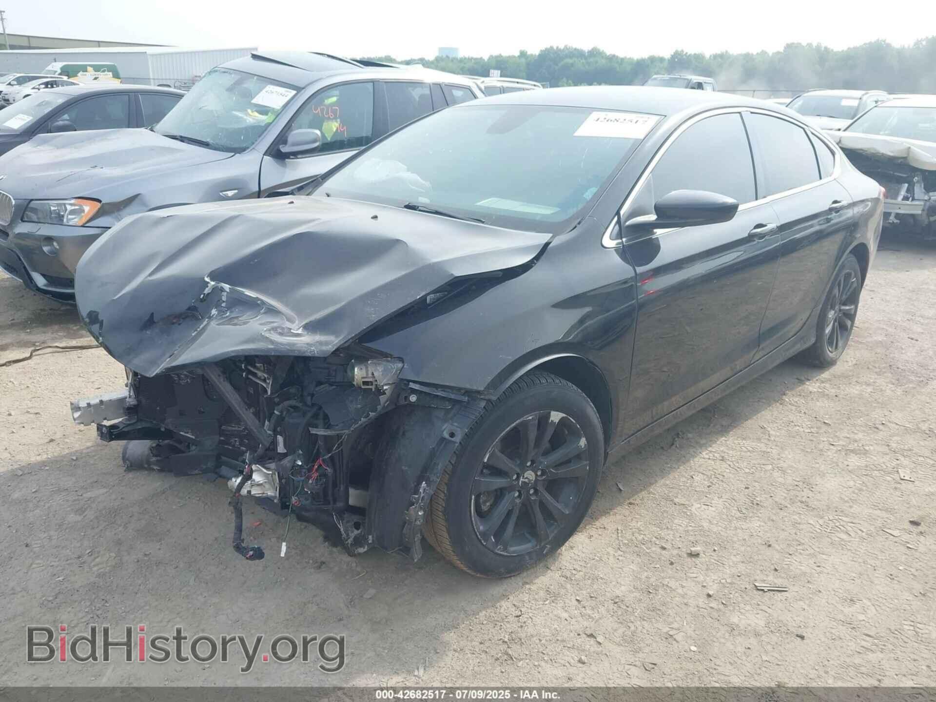 2016 CHRYSLER 200 - VIN: 1C3CCCAB5GN104412 - Фото 2