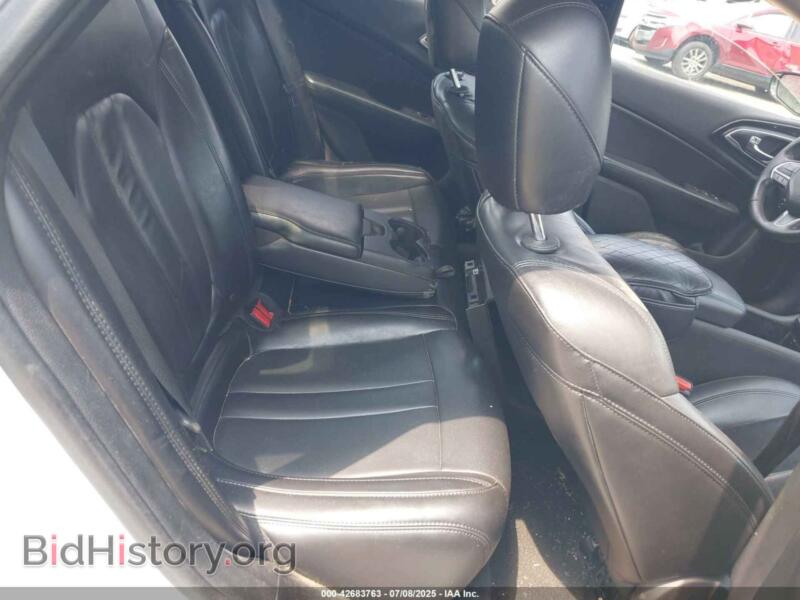 2015 Chrysler 200 (VIN 1C3CCCCB3FN571985) — фото 8 из 16