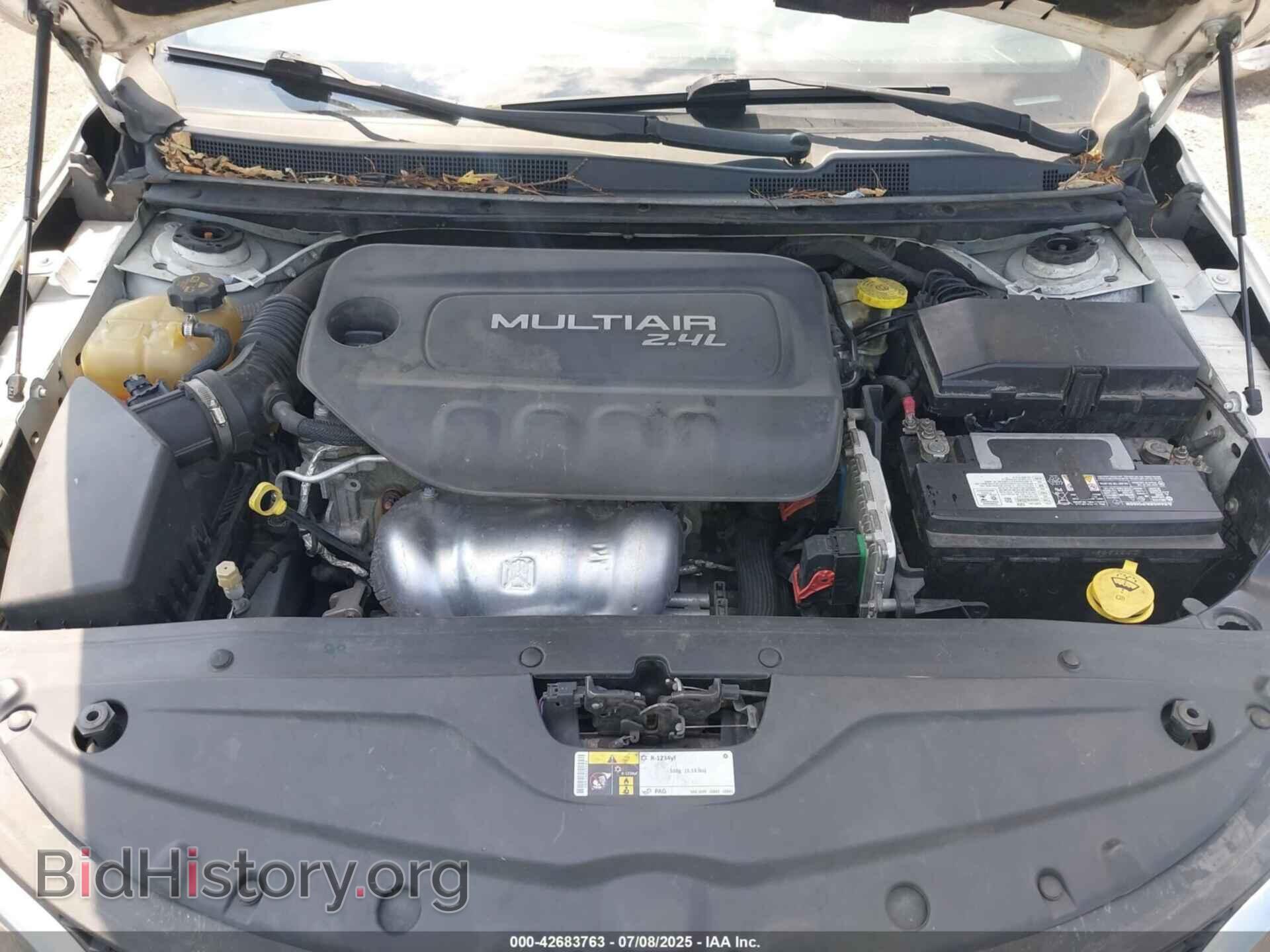2015 CHRYSLER 200 - VIN: 1C3CCCCB3FN571985 - Фото 10