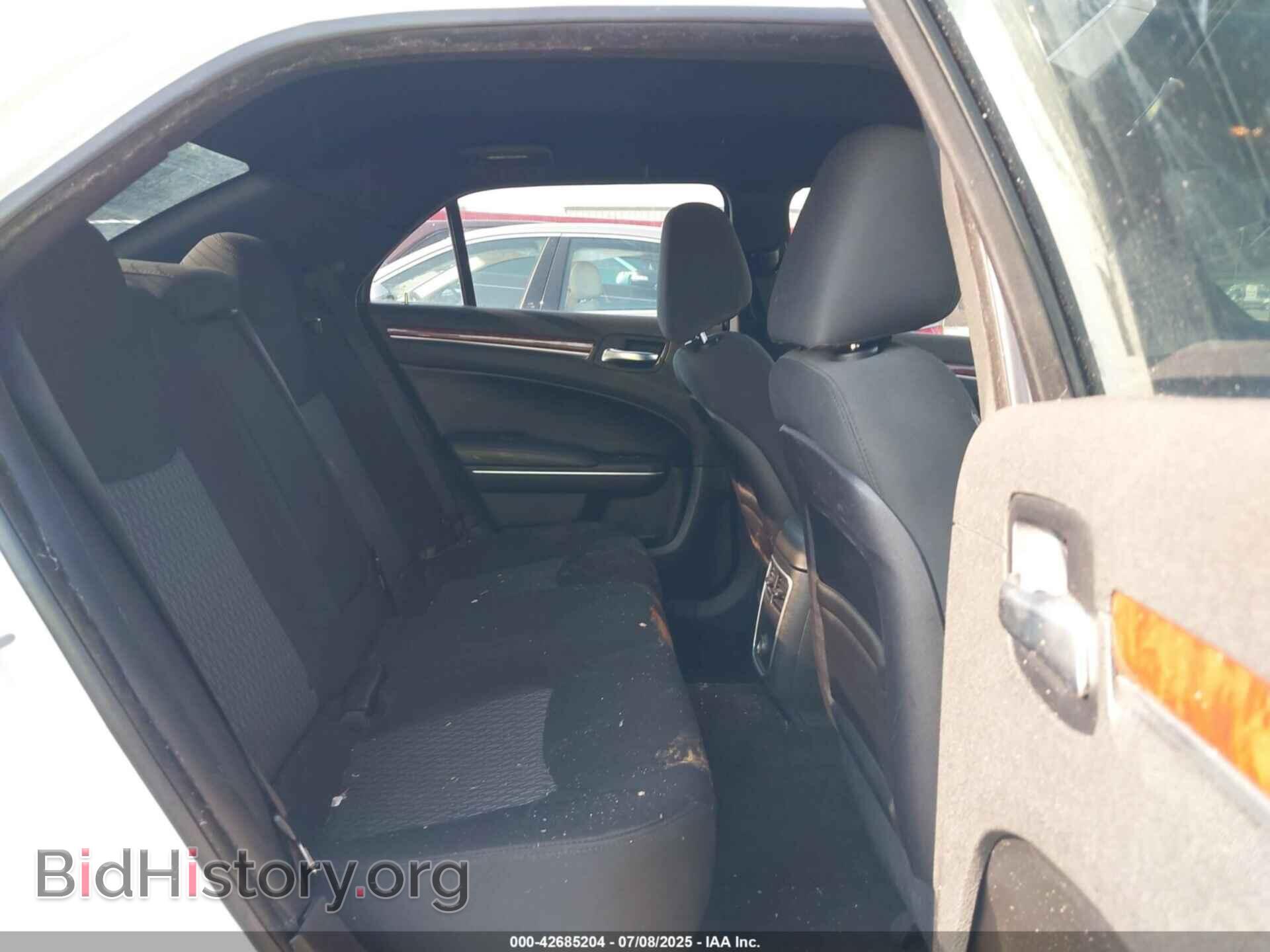 2012 CHRYSLER 300 - VIN: 2C3CCAAG9CH208002 - Фото 8