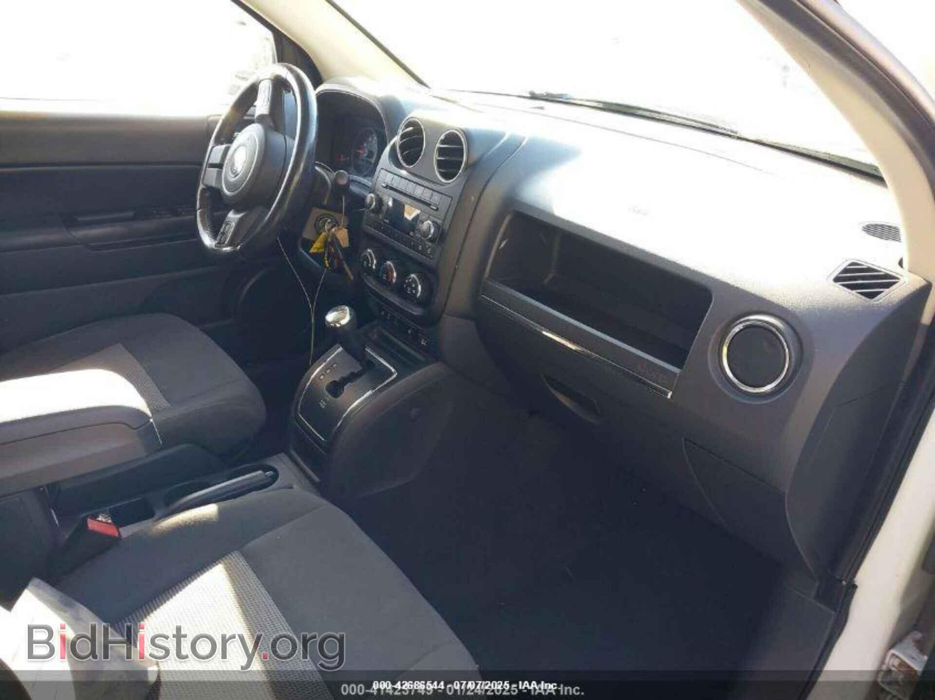 2011 JEEP COMPASS - VIN: 1J4NF1FB2BD250509 - Photo 4
