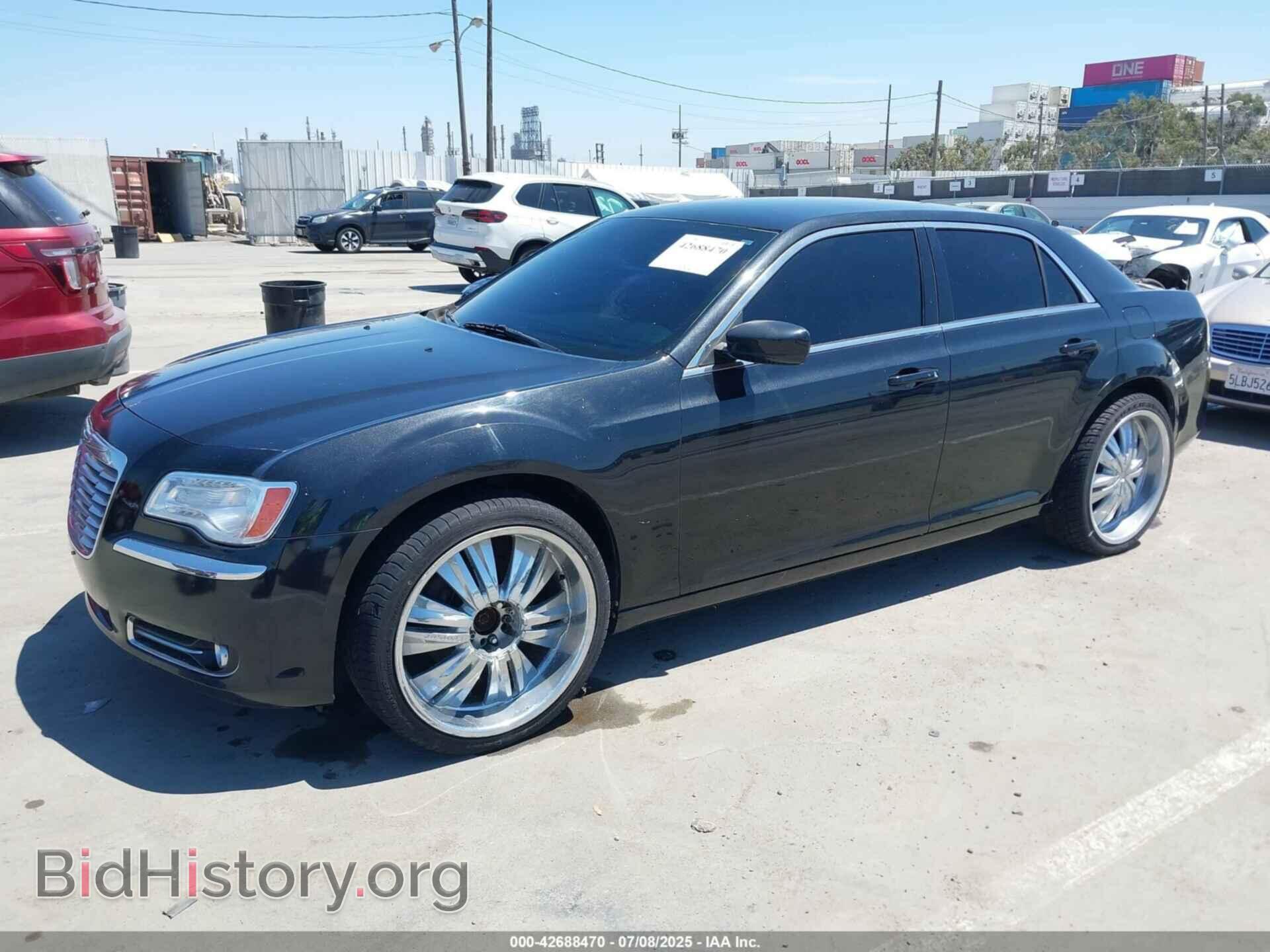 2014 CHRYSLER 300 - VIN: 2C3CCARG2EH203814 - Фото 2