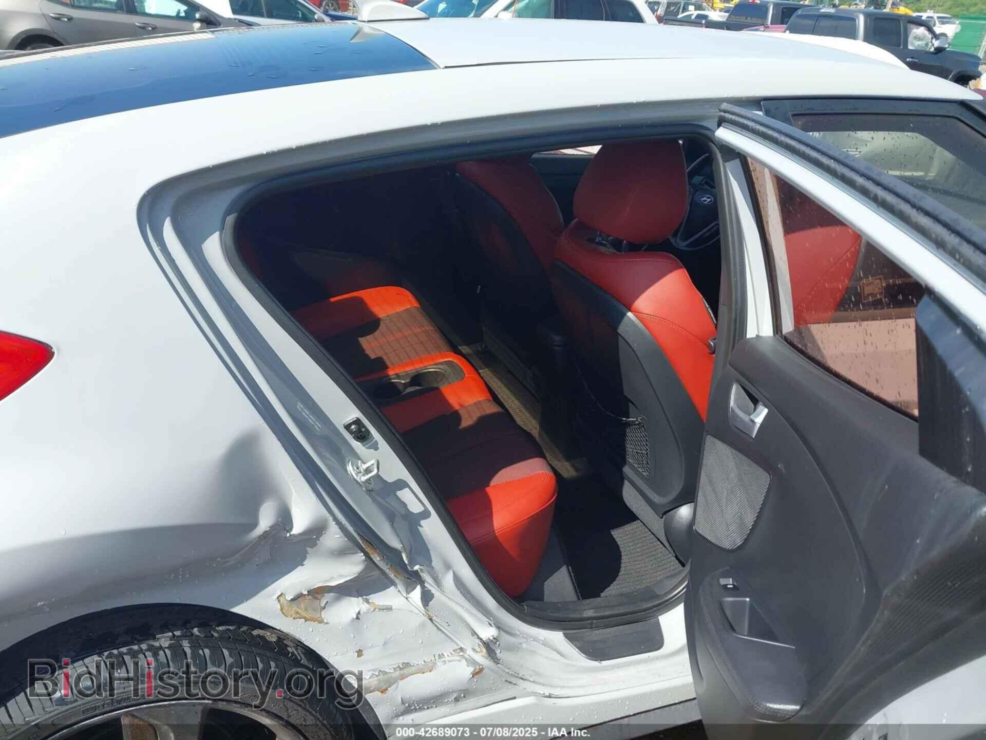 2014 HYUNDAI VELOSTER - VIN: KMHTC6AE4EU199020 - Фото 8