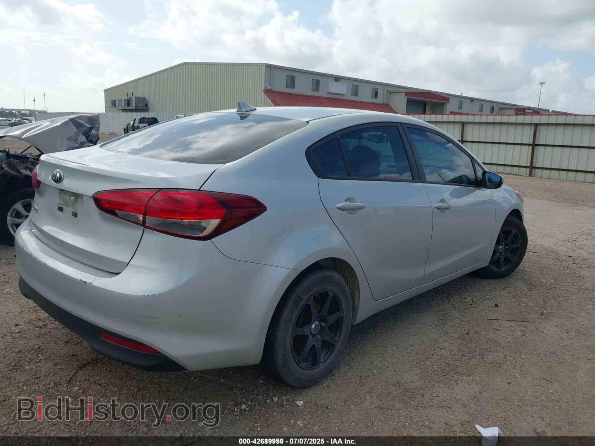 2017 KIA FORTE - VIN: 3KPFL4A75HE085621 - Фото 4