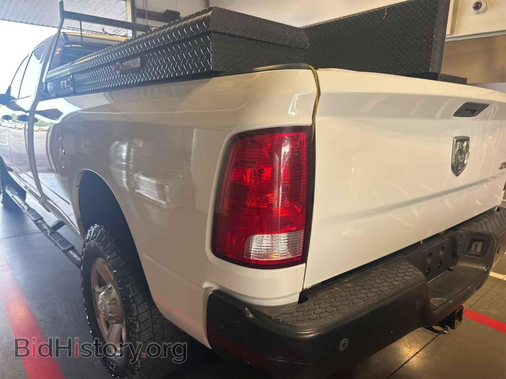 2018 RAM 2500 - VIN: 3C6TR5HT2JG283634 - Photo 2