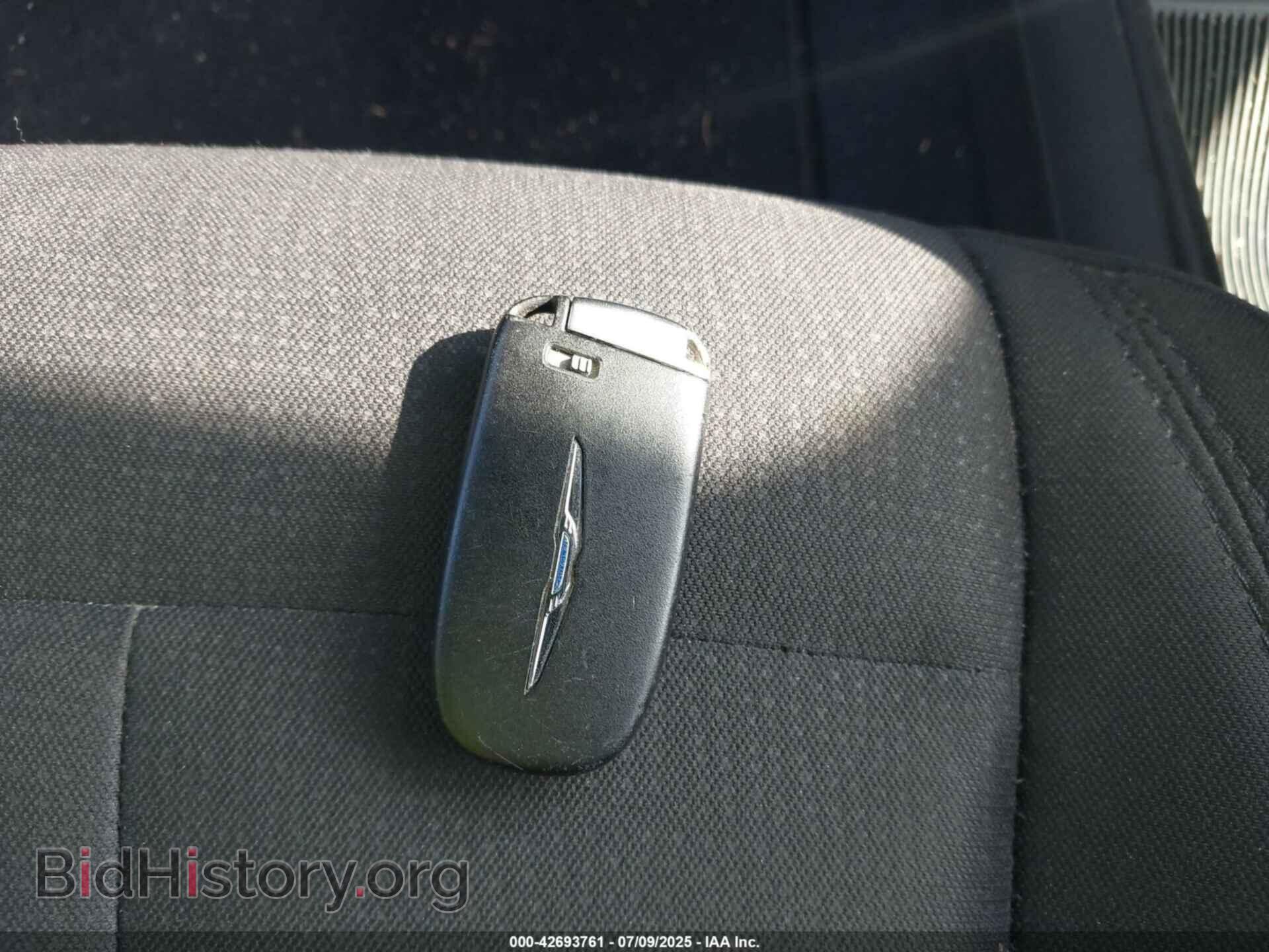 2015 CHRYSLER 200 - VIN: 1C3CCCAB1FN526644 - Фото 11