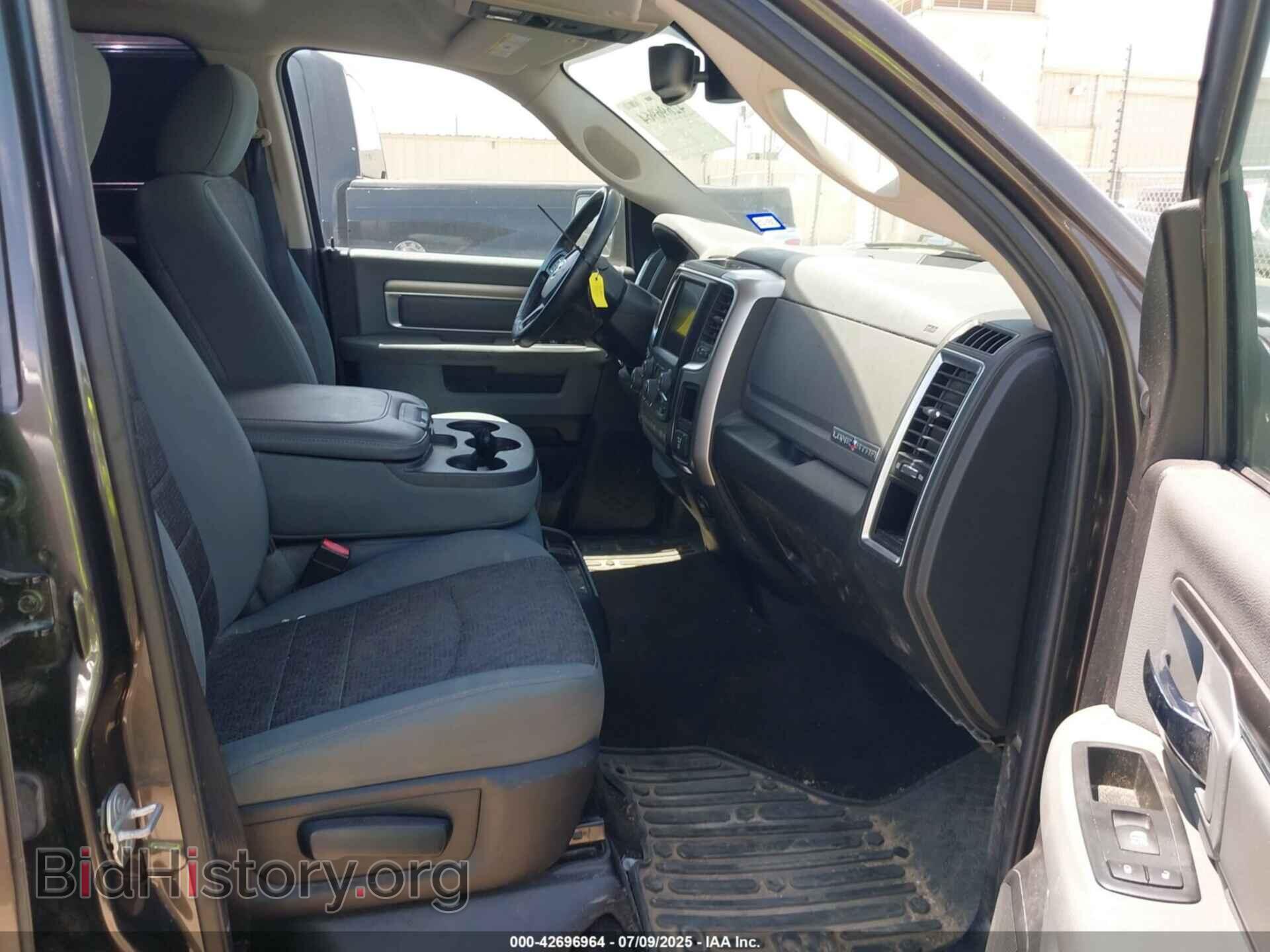 2016 RAM 1500 - VIN: 3C6RR6LT4GG301051 - Фото 5
