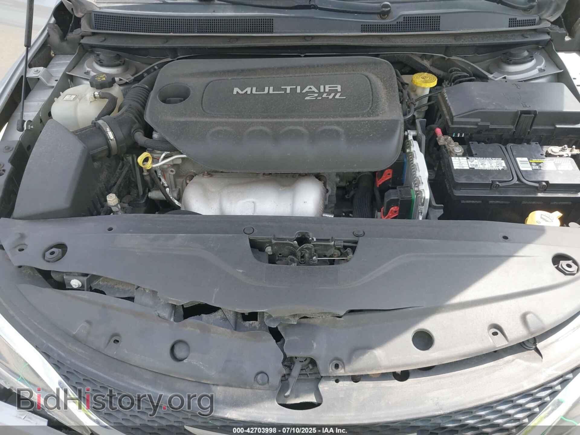 2015 CHRYSLER 200 - VIN: 1C3CCCAB1FN555447 - Фото 10