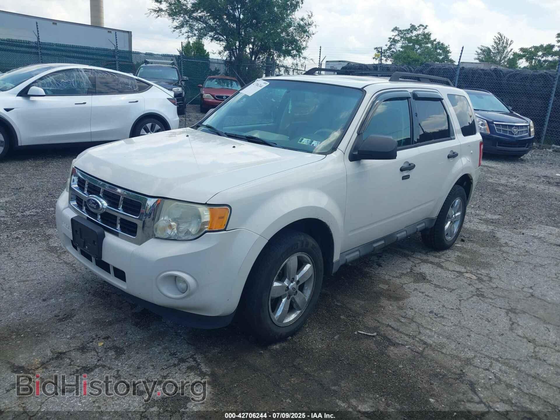 2011 FORD ESCAPE - VIN: 1FMCU9D78BKA18438 - Фото 2