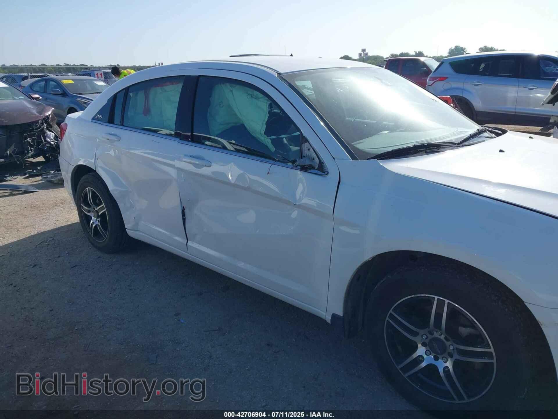 2013 CHRYSLER 200 - VIN: 1C3CCBAB0DN646846 - Фото 6