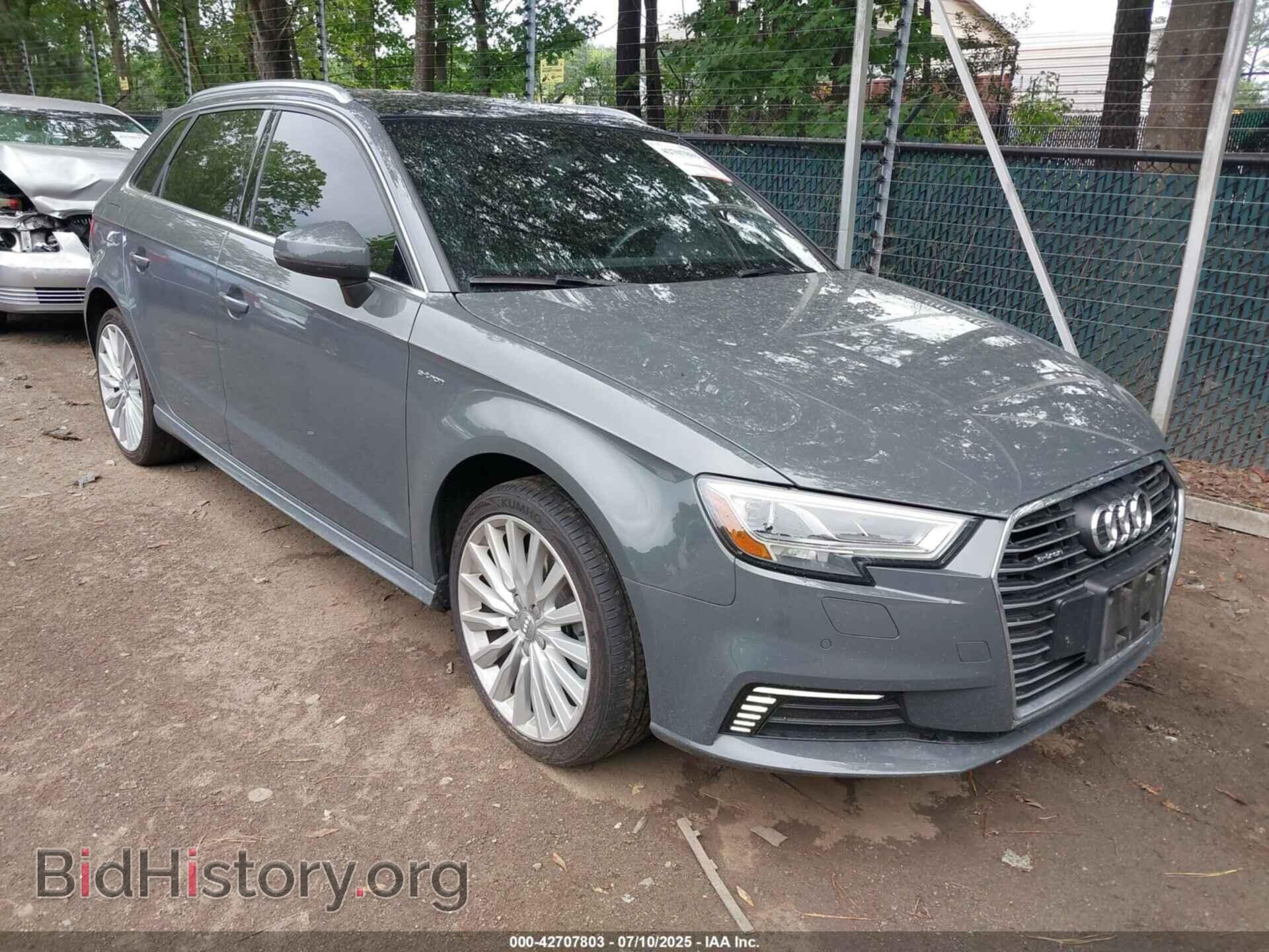 Фотография WAUTPBFF5HA040769 - AUDI A3 E-TRON 2017