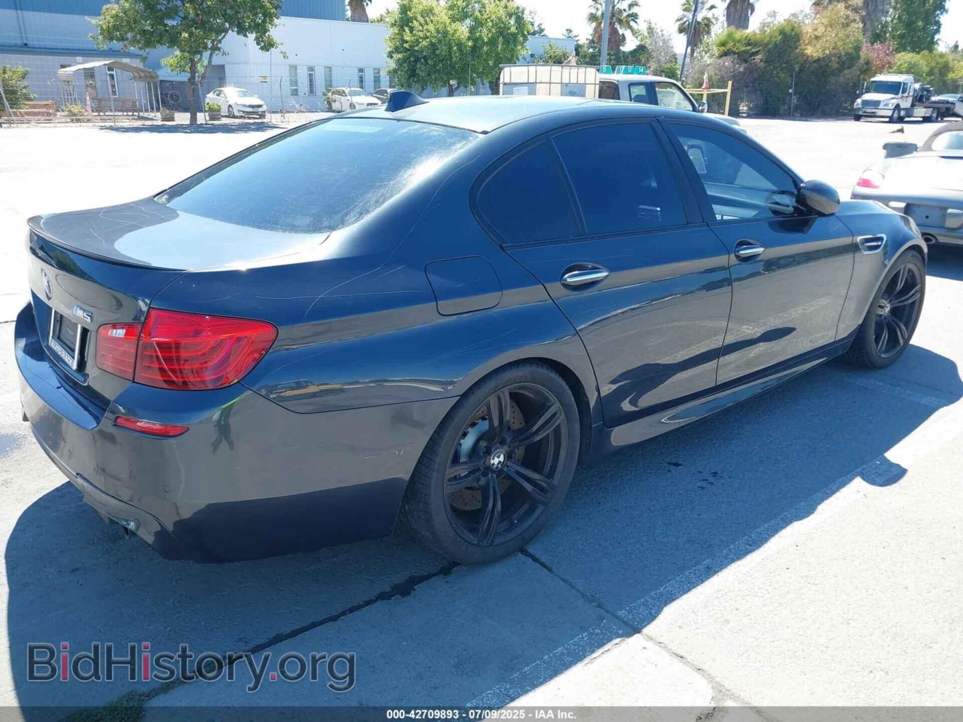 2014 BMW M5 - VIN: WBSFV9C55ED097213 - Photo 4