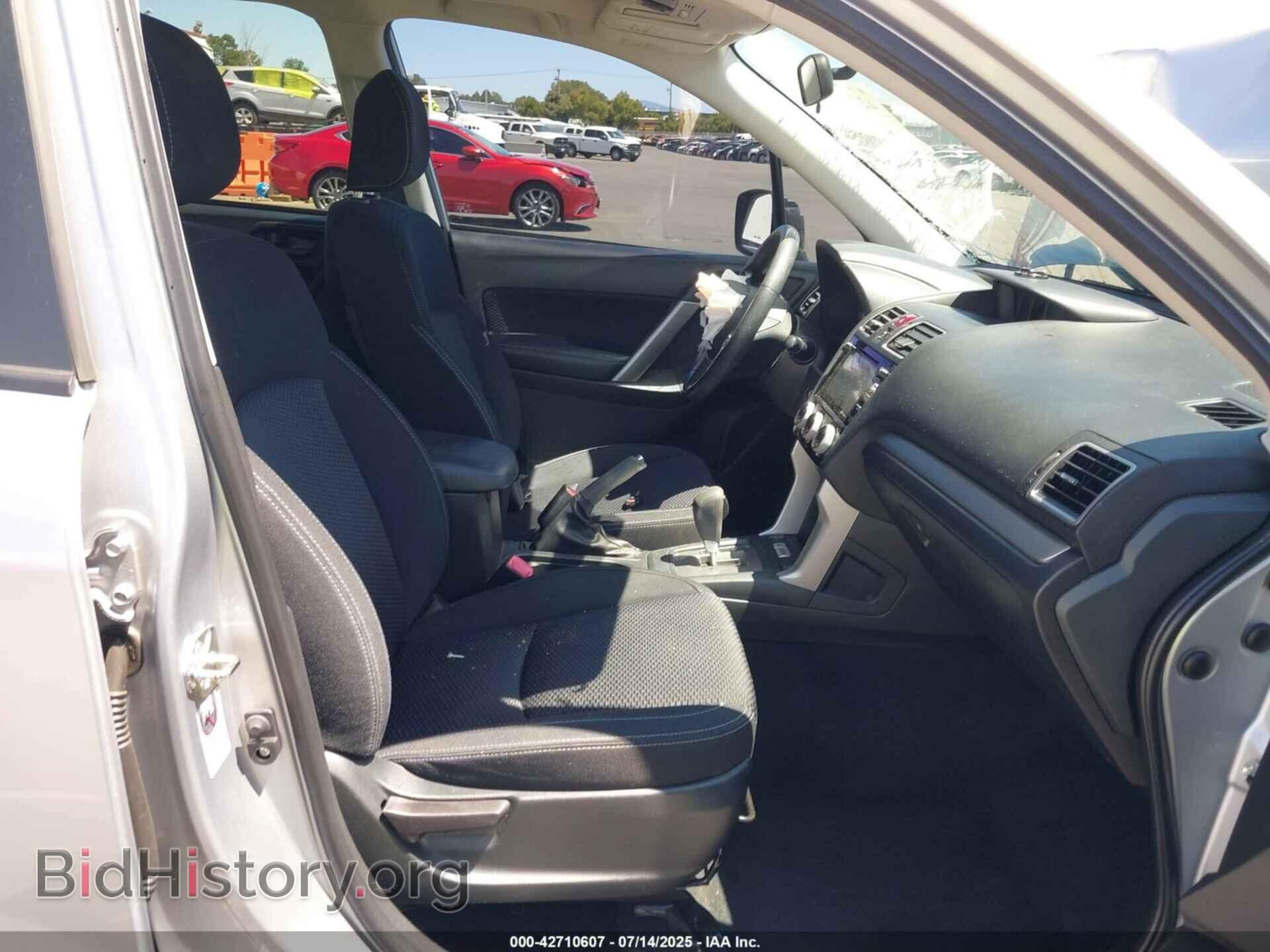 2017 SUBARU FORESTER - VIN: JF2SJAEC0HH438532 - Фото 5