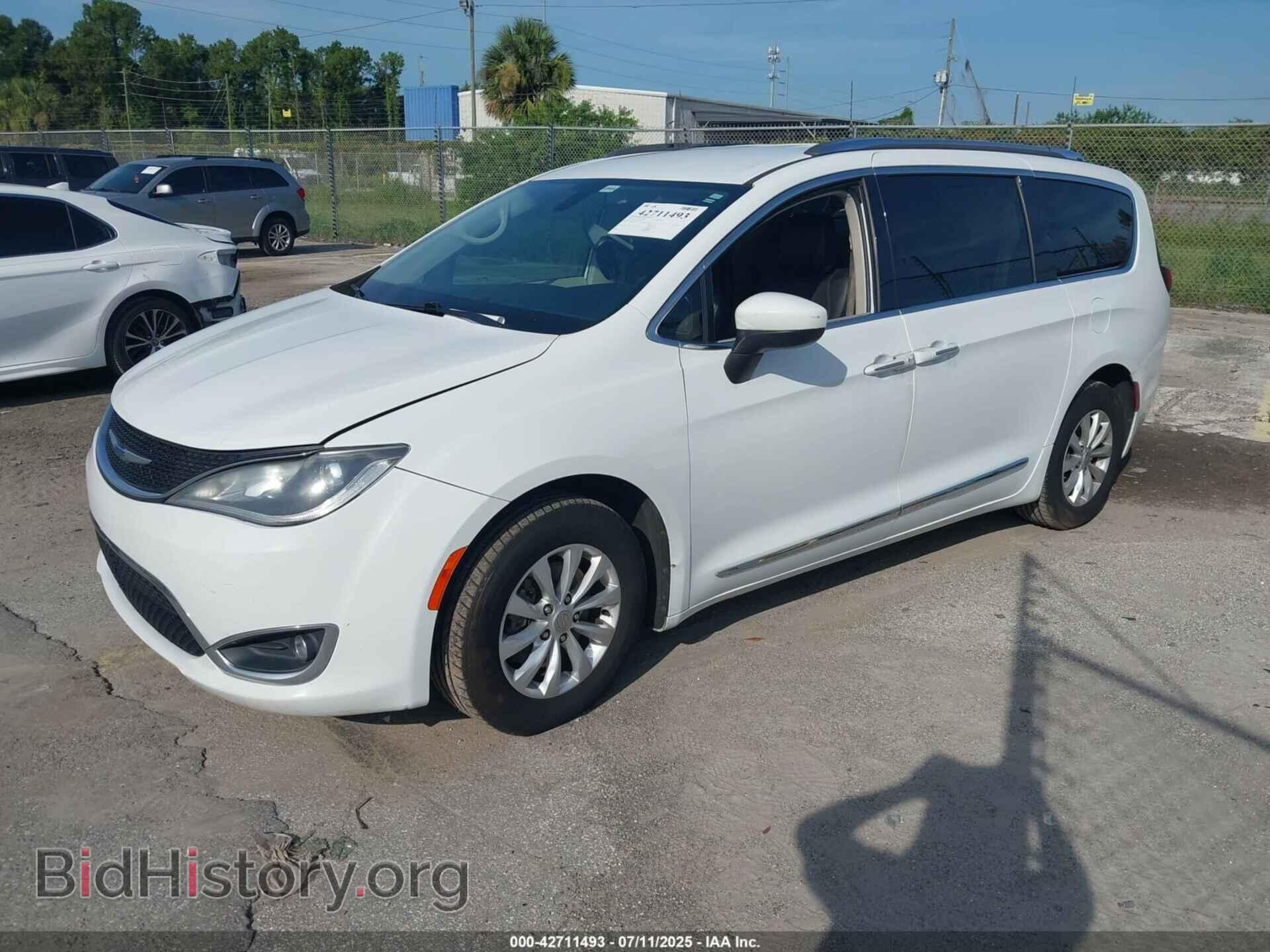 2019 CHRYSLER PACIFICA - VIN: 2C4RC1BG7KR625129 - Фото 2