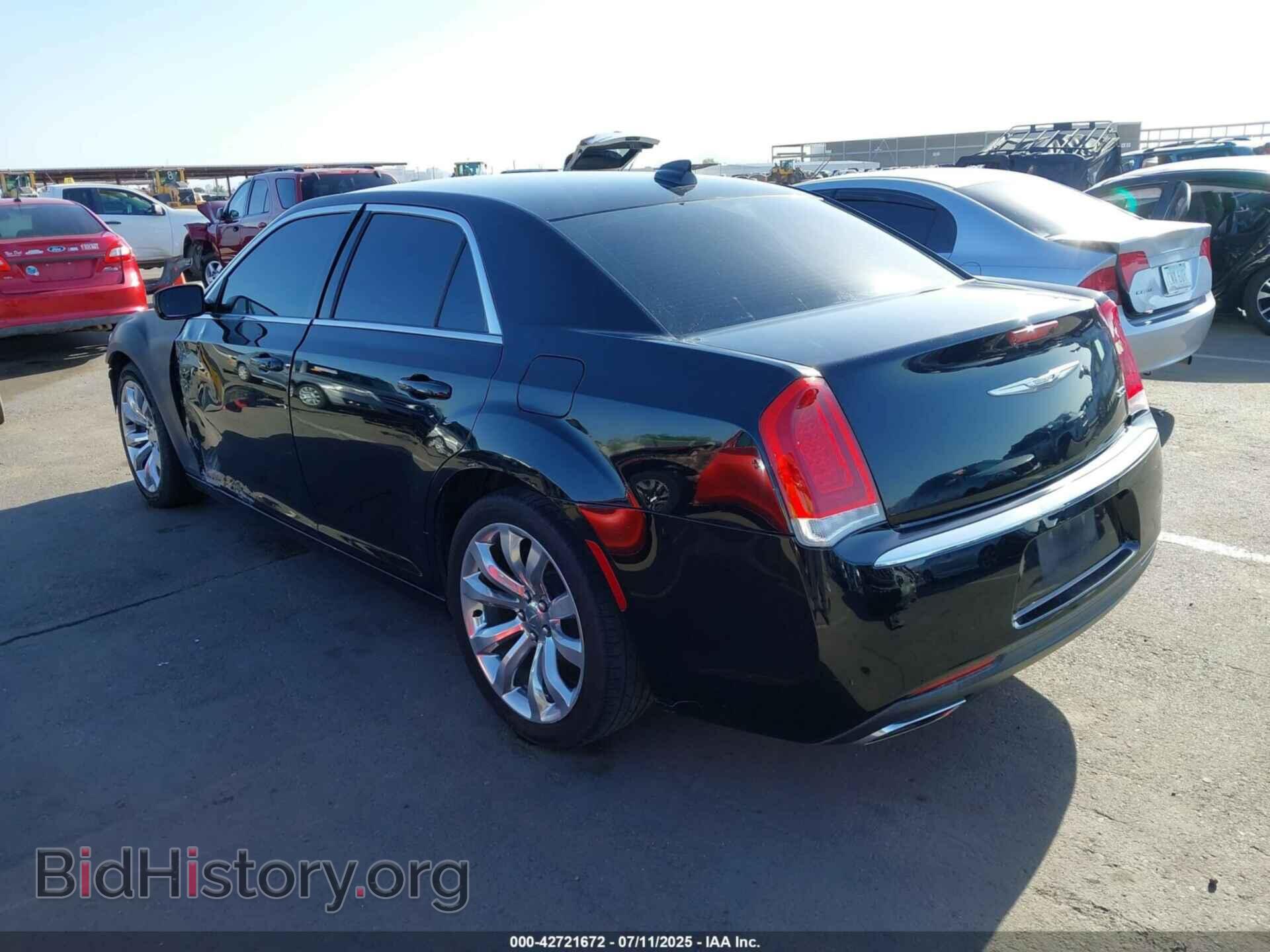 2017 CHRYSLER 300 - VIN: 2C3CCAAG3HH593712 - Фото 3