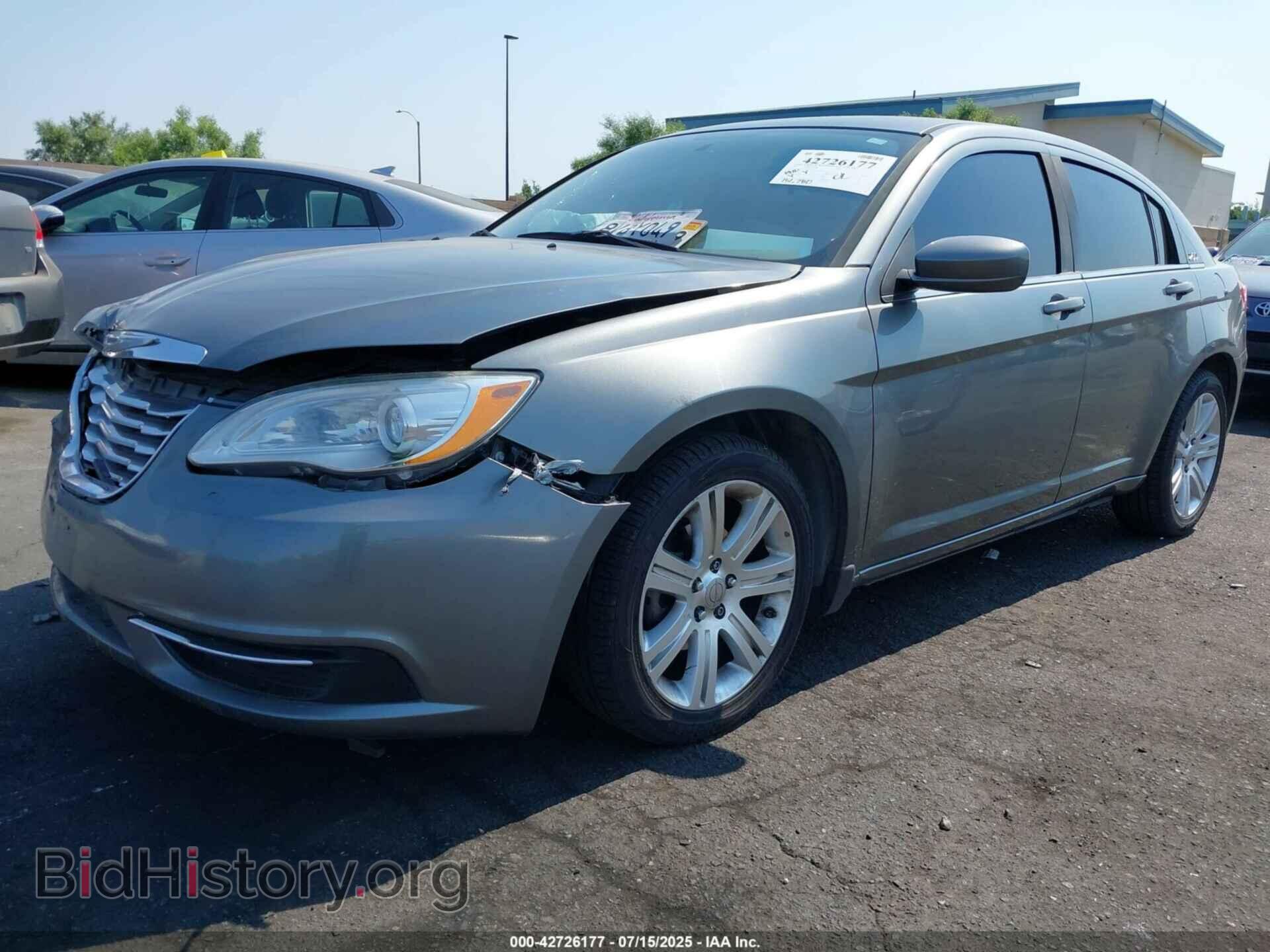 2012 CHRYSLER 200 - VIN: 1C3CCBAB2CN318472 - Фото 2
