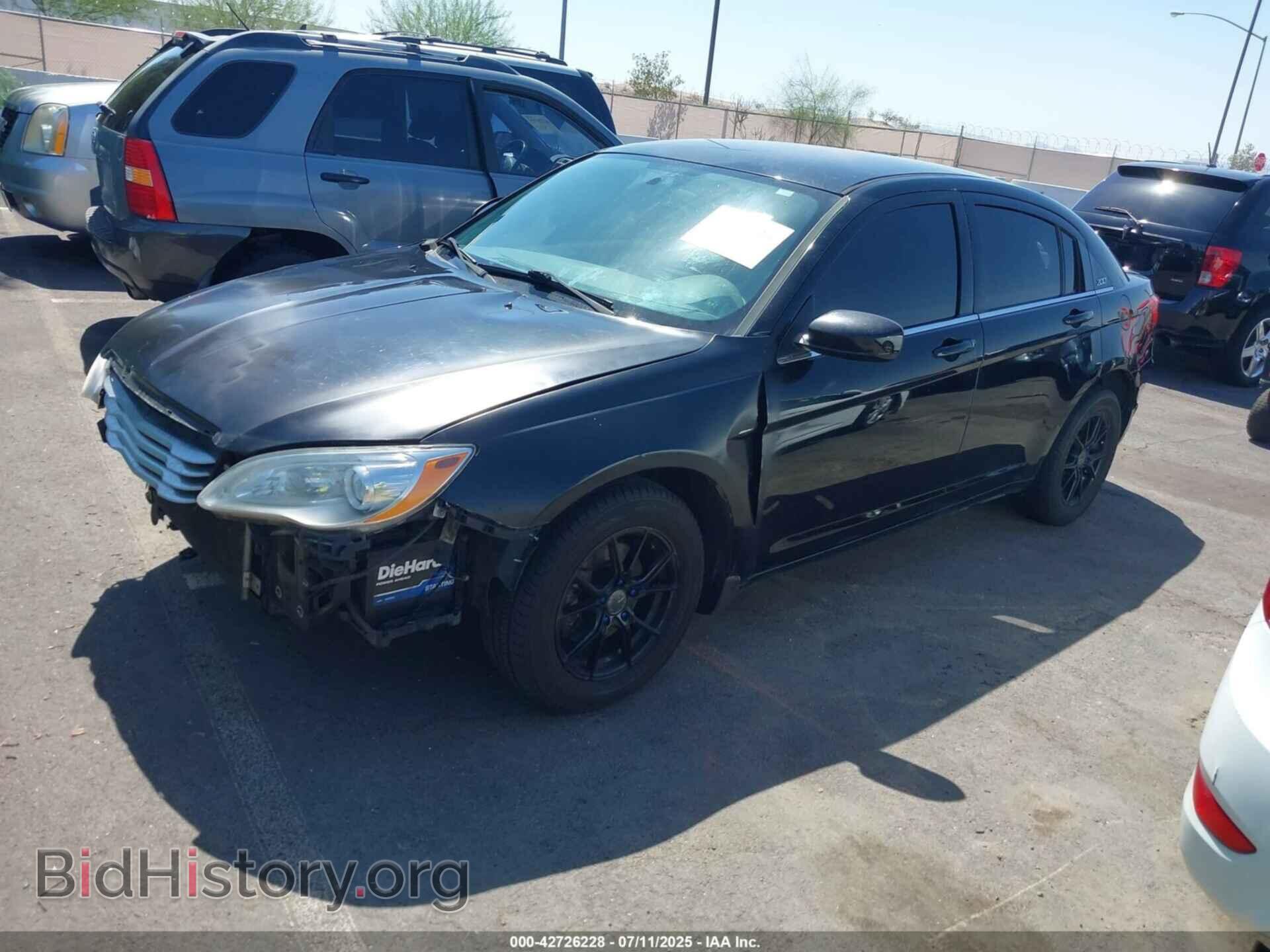 2013 CHRYSLER 200 - VIN: 1C3CCBAB9DN735296 - Фото 2