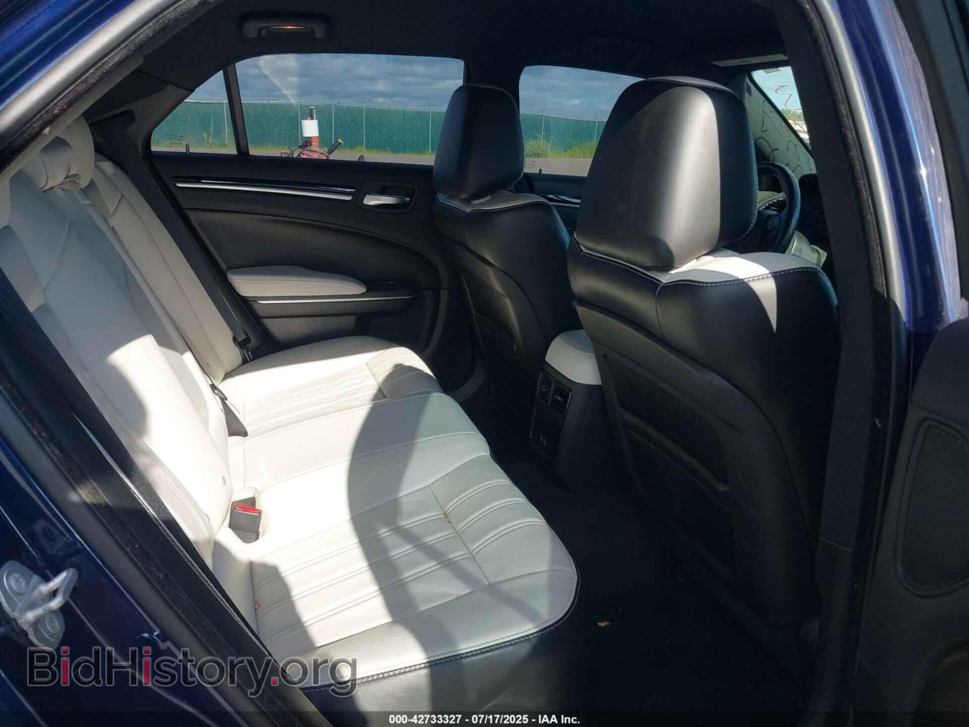 2017 CHRYSLER 300 - VIN: 2C3CCAGG7HH530698 - Фото 8