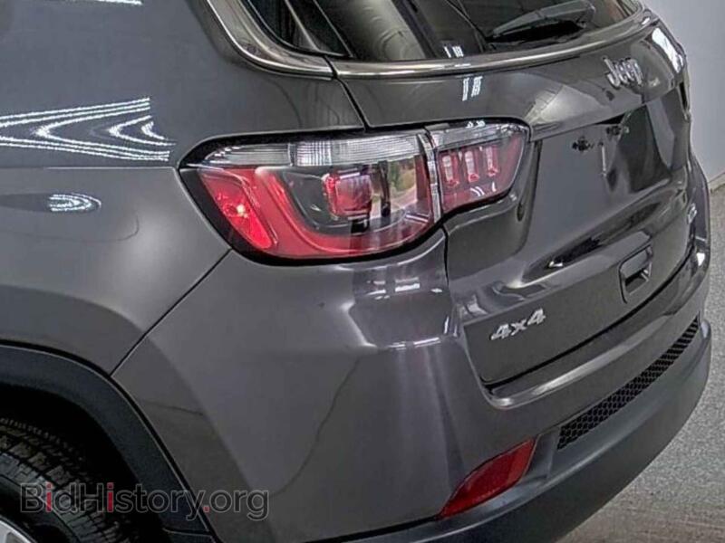 2022 Jeep COMPASS (VIN 3C4NJDBB4NT150650) — photo 5 of 35