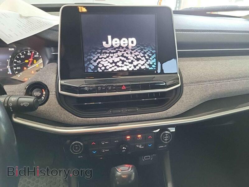 2022 Jeep COMPASS (VIN 3C4NJDBB4NT150650) — photo 8 of 35