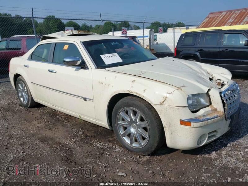 2009 Chrysler 300C (VIN 2C3KA63T89H523049) — фото 1 из 13, IAAI, повреждение: нормальный износ