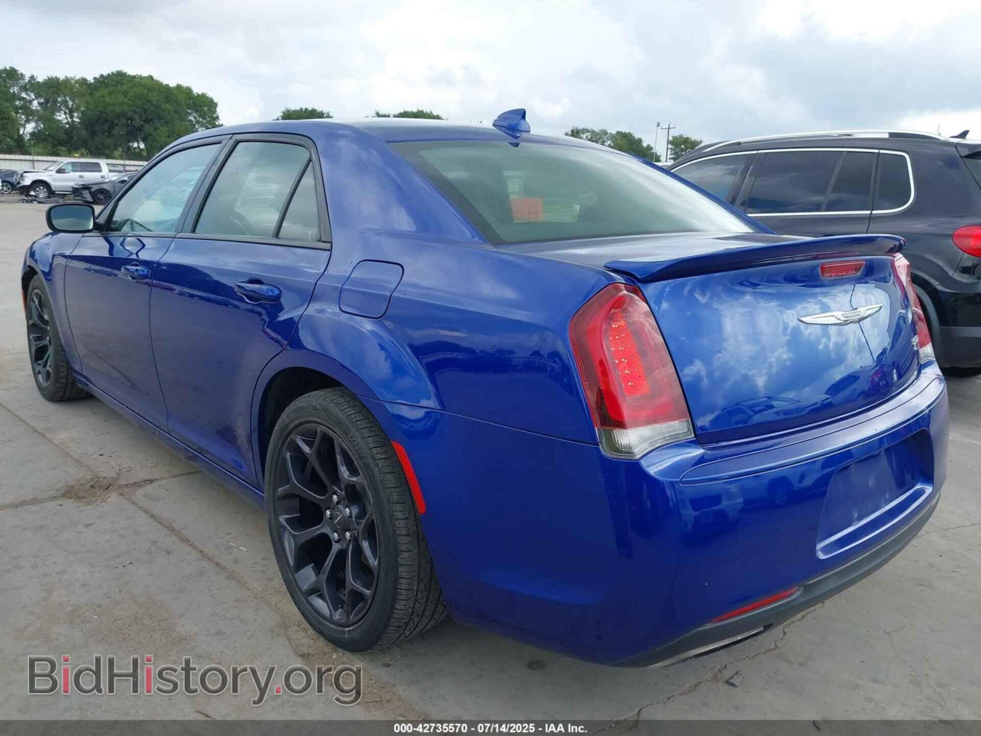 2019 CHRYSLER 300 - VIN: 2C3CCAAG3KH733183 - Фото 3