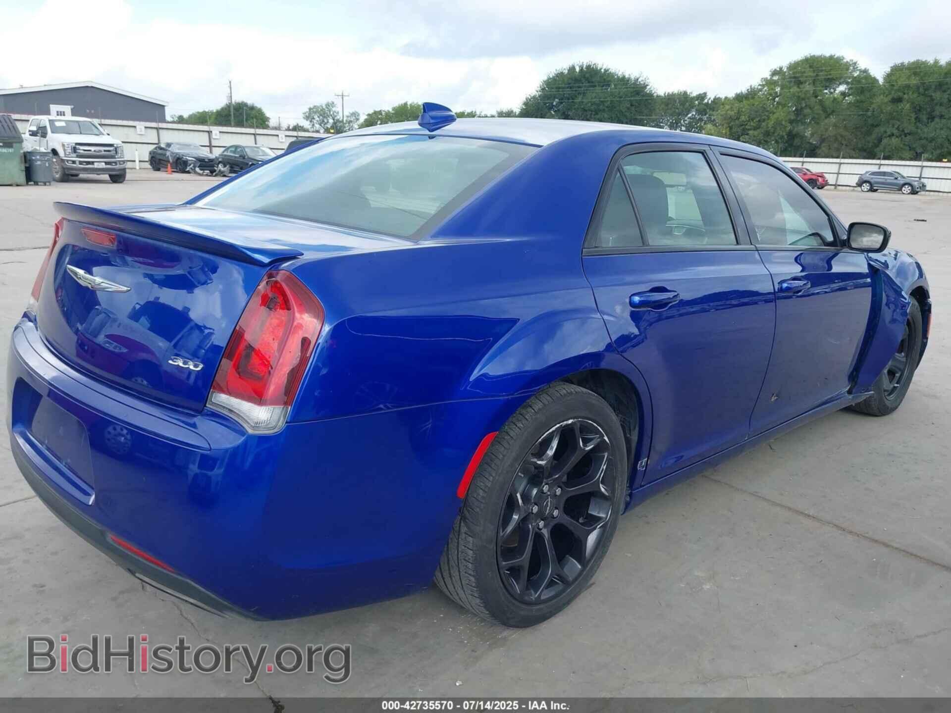 2019 CHRYSLER 300 - VIN: 2C3CCAAG3KH733183 - Фото 4