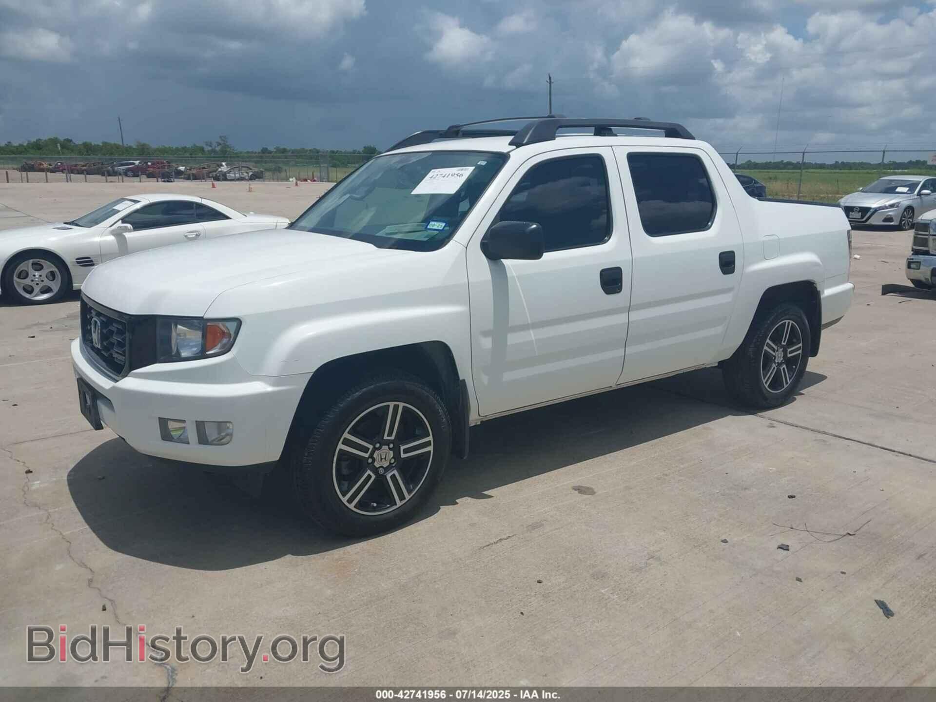 2014 HONDA RIDGELINE - VIN: 5FPYK1F71EB011340 - Фото 2