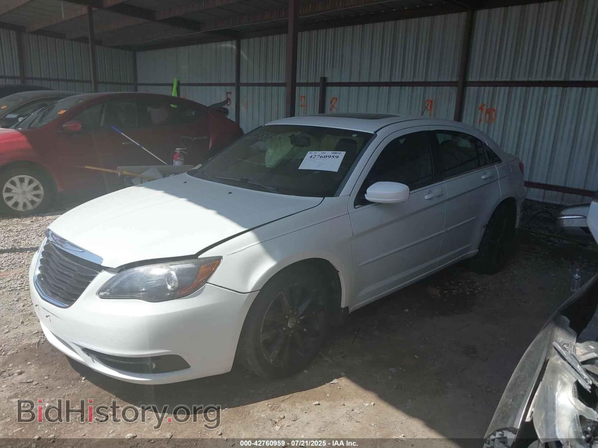 2011 CHRYSLER 200 - VIN: 1C3BC8FG1BN601222 - Фото 2