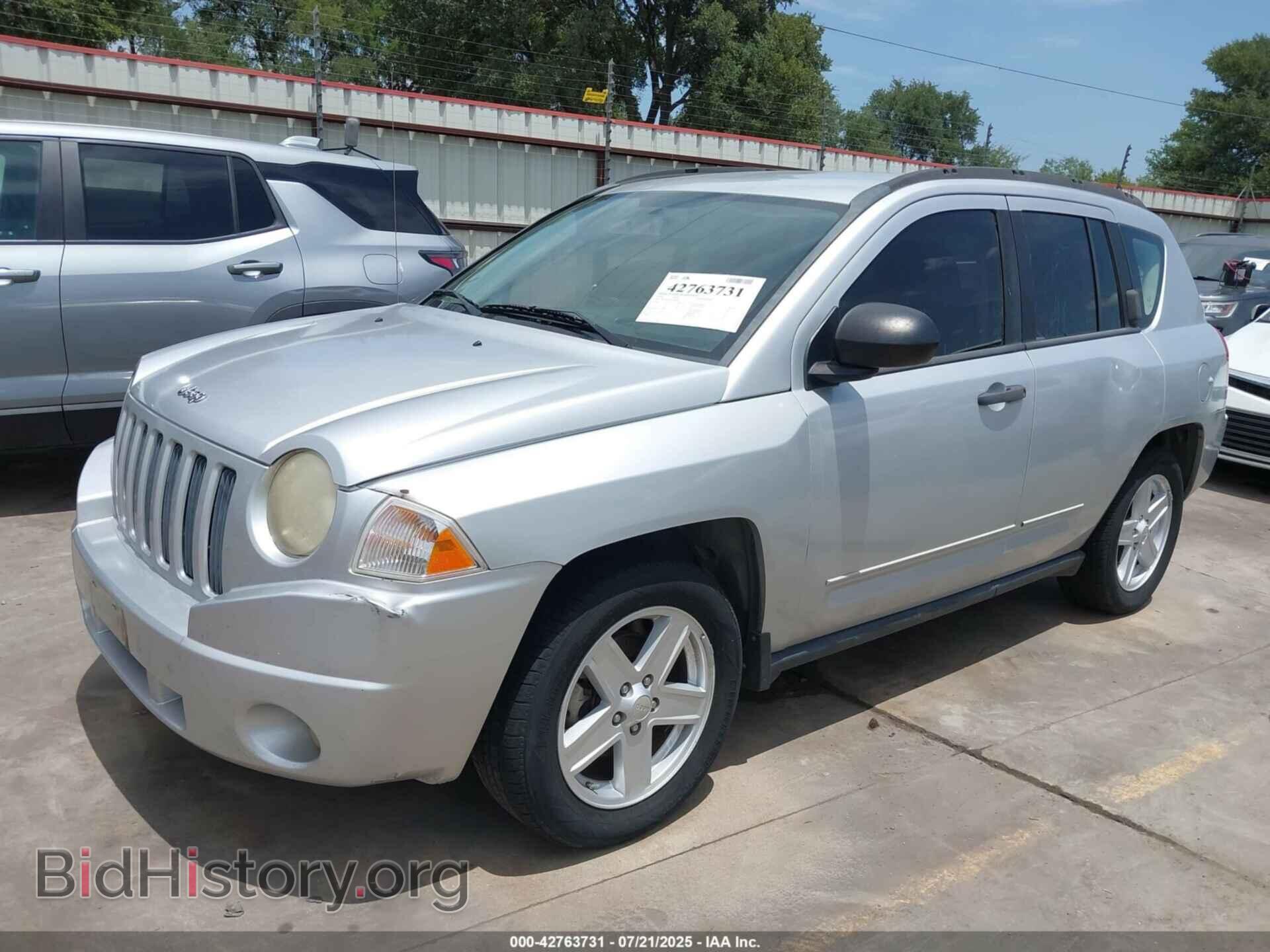 2008 JEEP COMPASS - VIN: 1J8FT47088D714888 - Фото 2