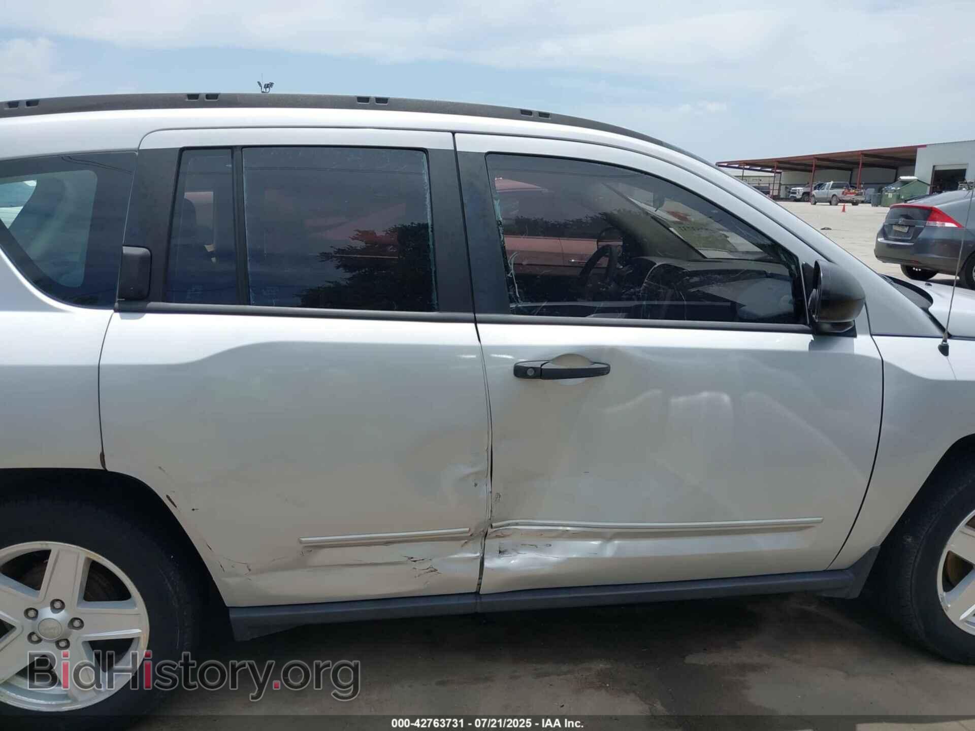 2008 JEEP COMPASS - VIN: 1J8FT47088D714888 - Фото 13