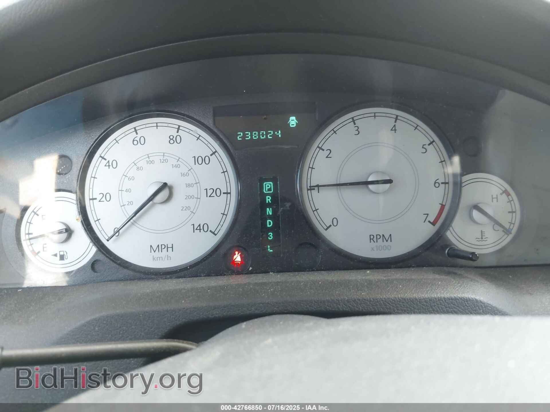 2006 CHRYSLER 300 - VIN: 2C3KA53G86H180347 - Фото 7