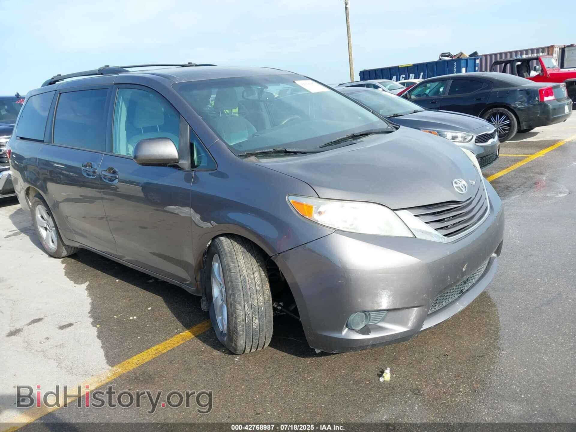 Photo 5TDKZ3DC1HS789577 - TOYOTA SIENNA 2017