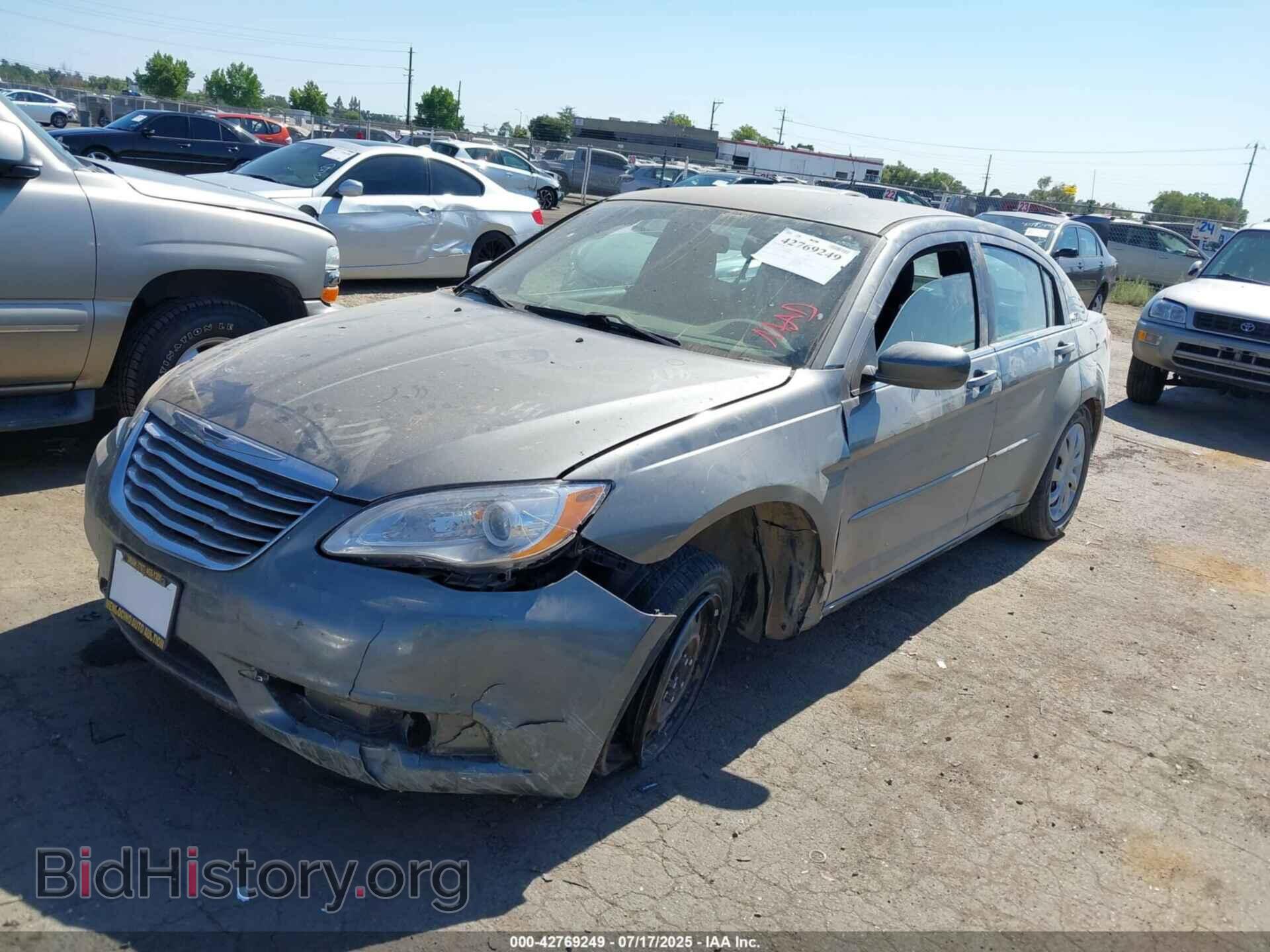2012 CHRYSLER 200 - VIN: 1C3CCBAB6CN203700 - Фото 2