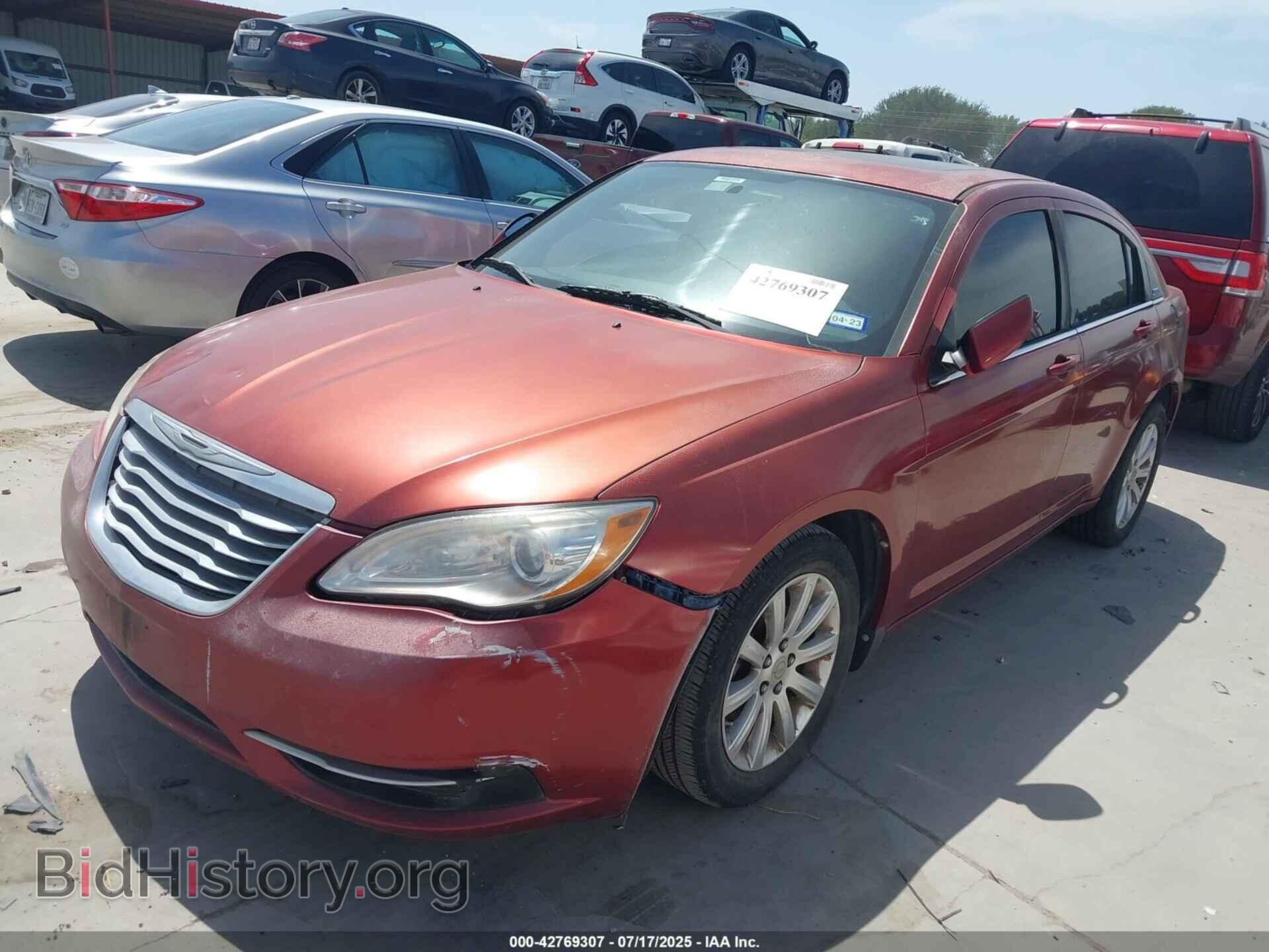 2012 CHRYSLER 200 - VIN: 1C3CCBBG1CN197816 - Фото 2