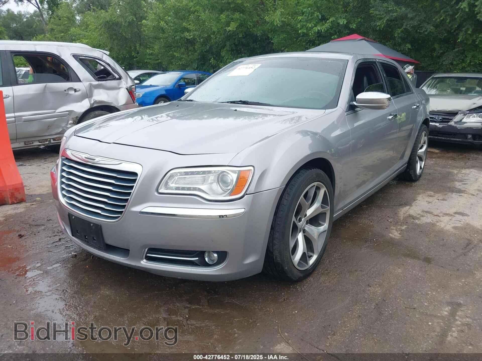 2013 CHRYSLER 300C - VIN: 2C3CCAKT4DH712454 - Фото 2