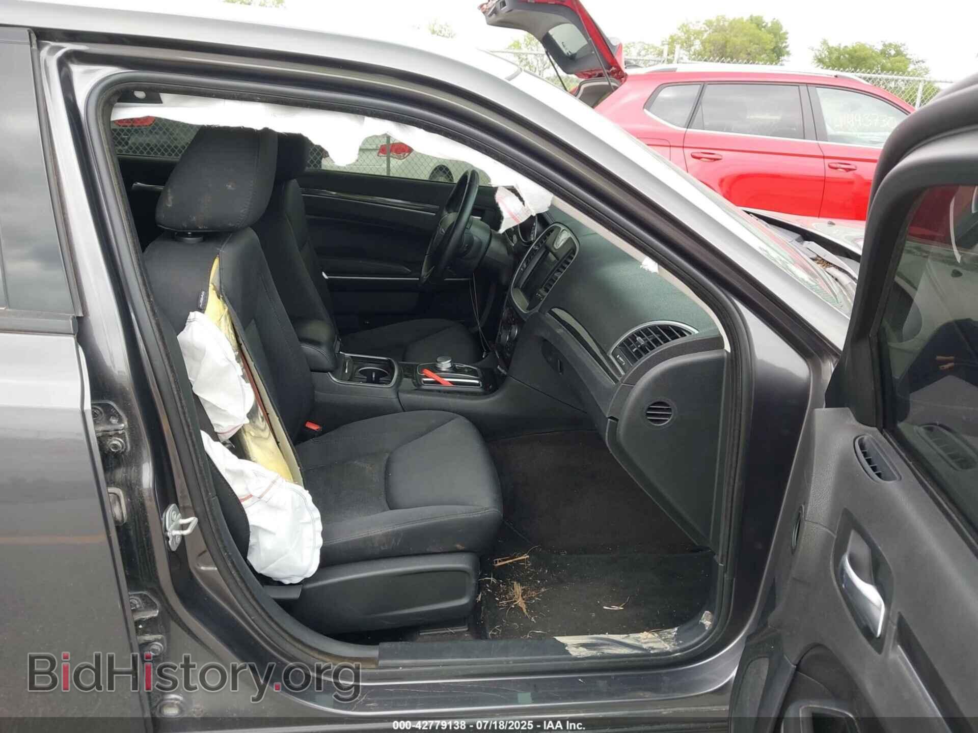 2018 CHRYSLER 300 - VIN: 2C3CCARG2JH338656 - Фото 5