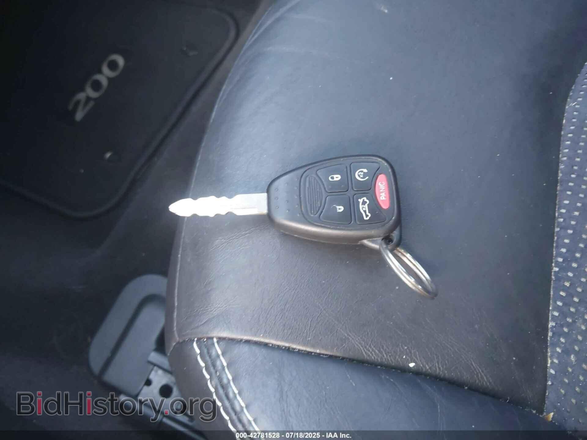 2013 CHRYSLER 200 - VIN: 1C3CCBCG2DN510422 - Фото 11