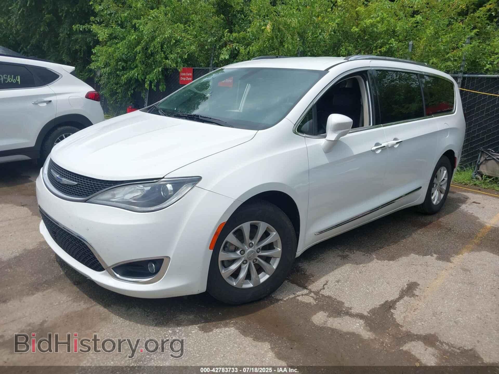 2019 CHRYSLER PACIFICA - VIN: 2C4RC1BG1KR650107 - Фото 2