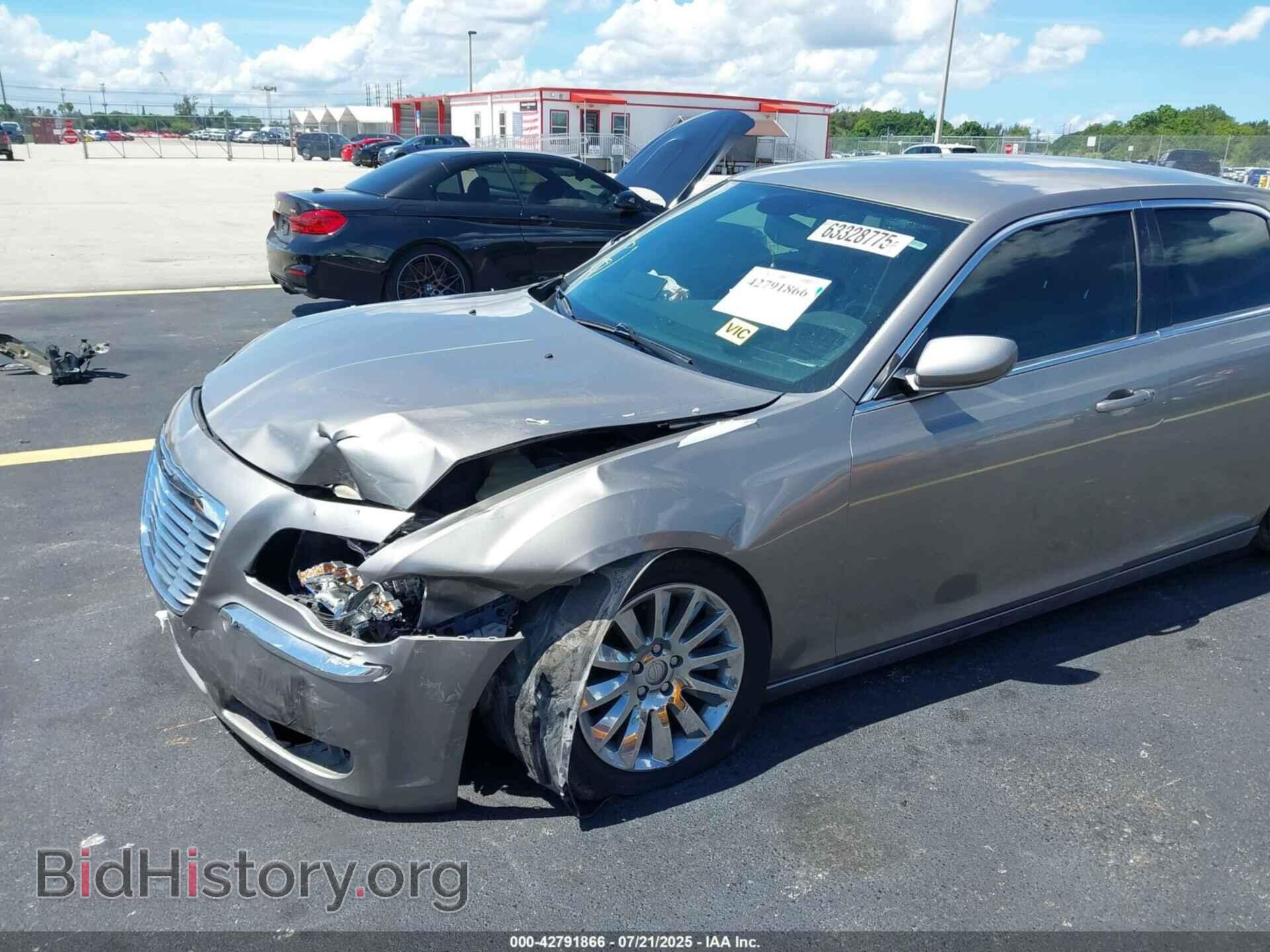 2014 CHRYSLER 300 - VIN: 2C3CCAAG6EH142009 - Фото 6