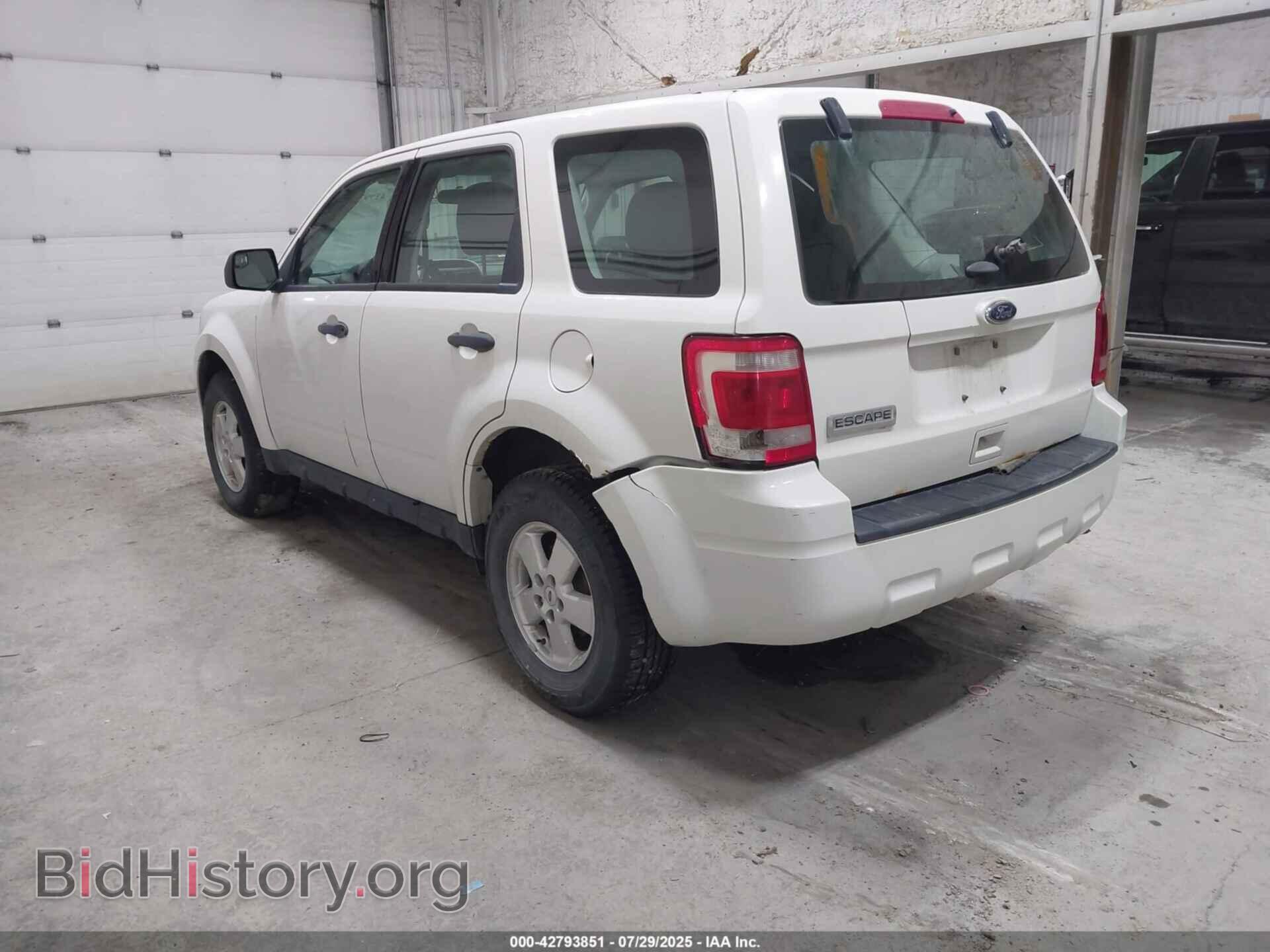 2011 FORD ESCAPE - VIN: 1FMCU0C79BKC30276 - Фото 3
