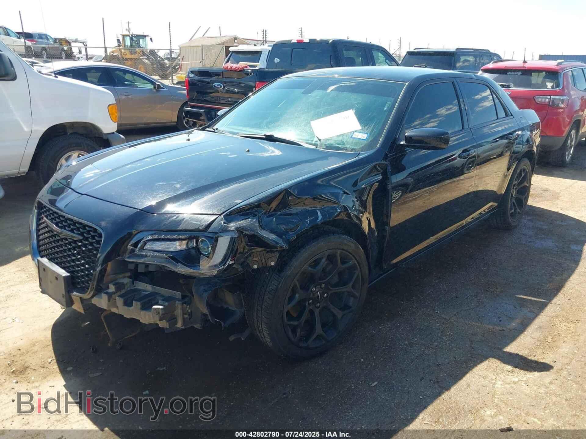 2018 CHRYSLER 300 - VIN: 2C3CCAAG3JH249870 - Фото 2